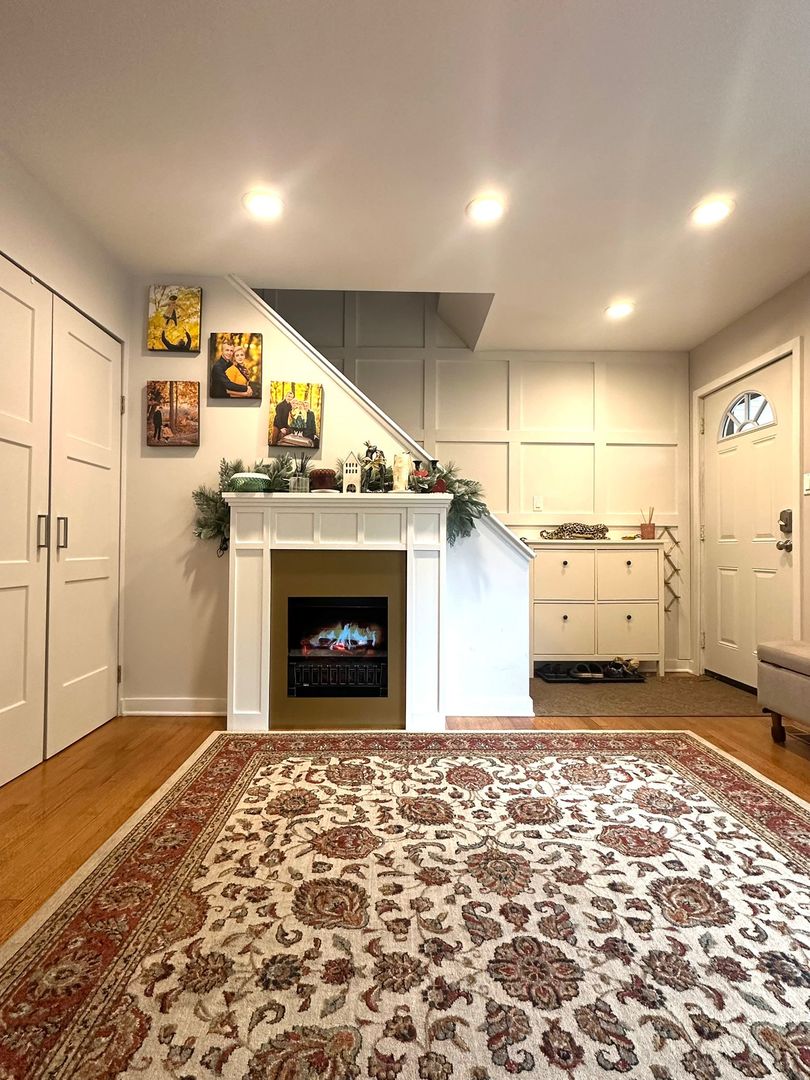 1609 W Sunnyside Avenue