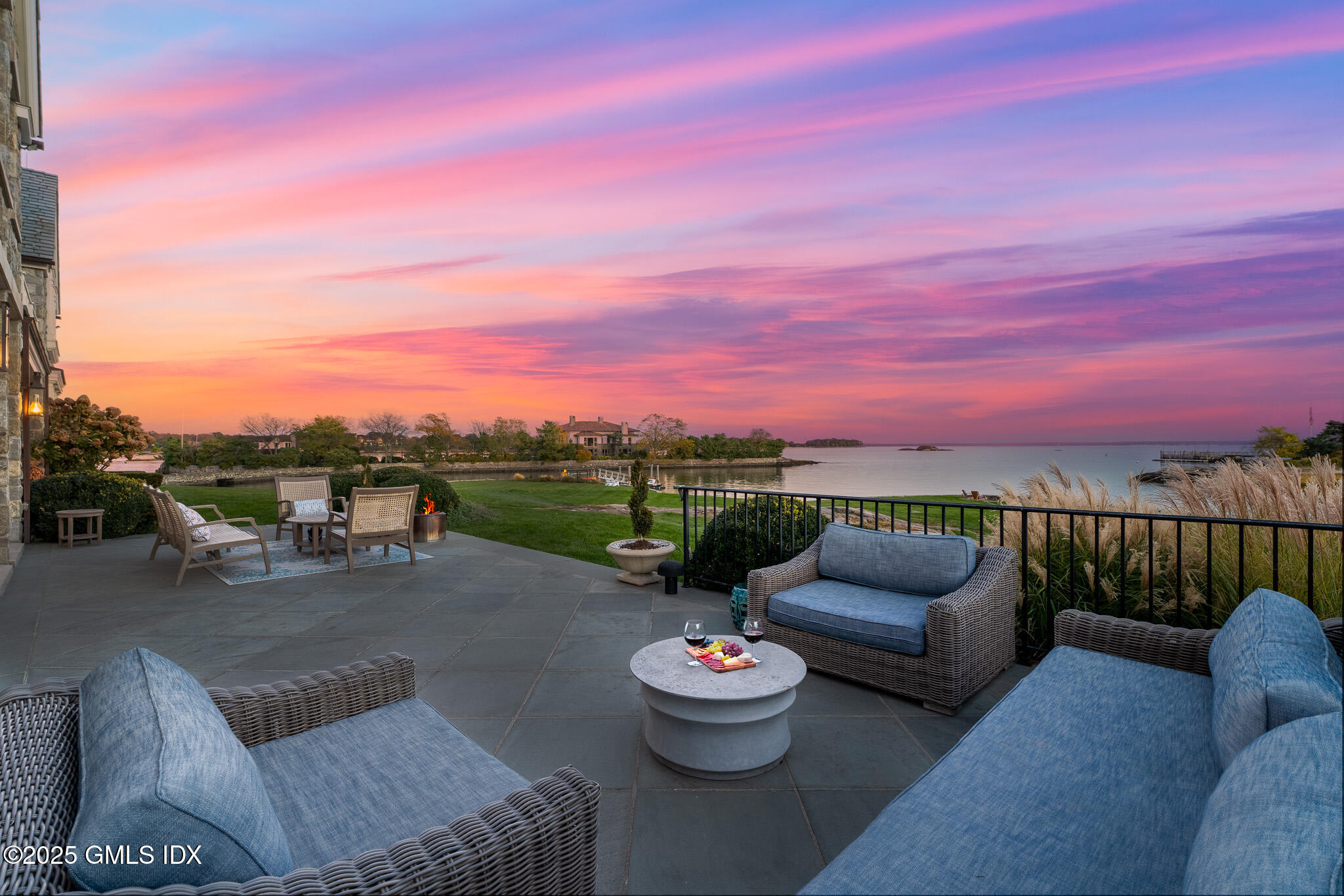 545 Indian Field Road | Infinity by the Sea