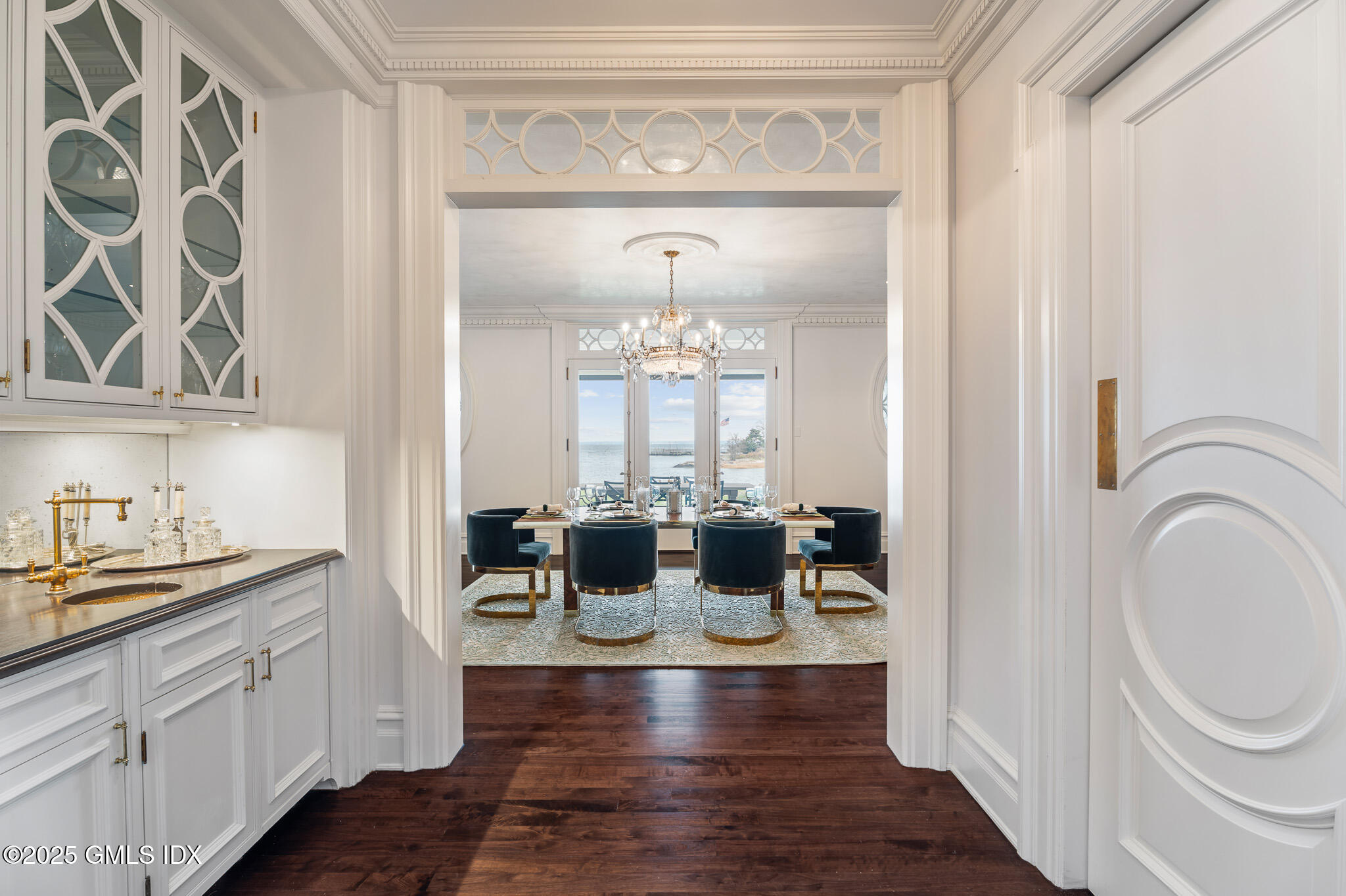 545 Indian Field Road | Infinity by the Sea