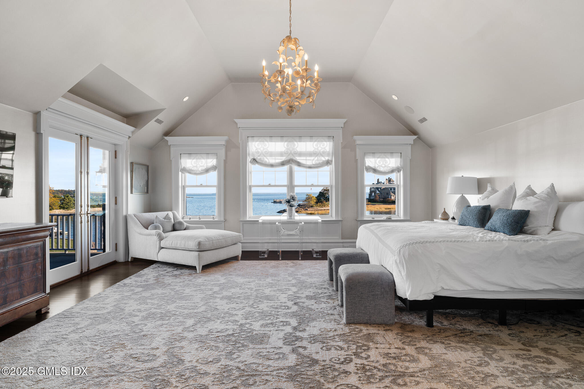 545 Indian Field Road | Infinity by the Sea