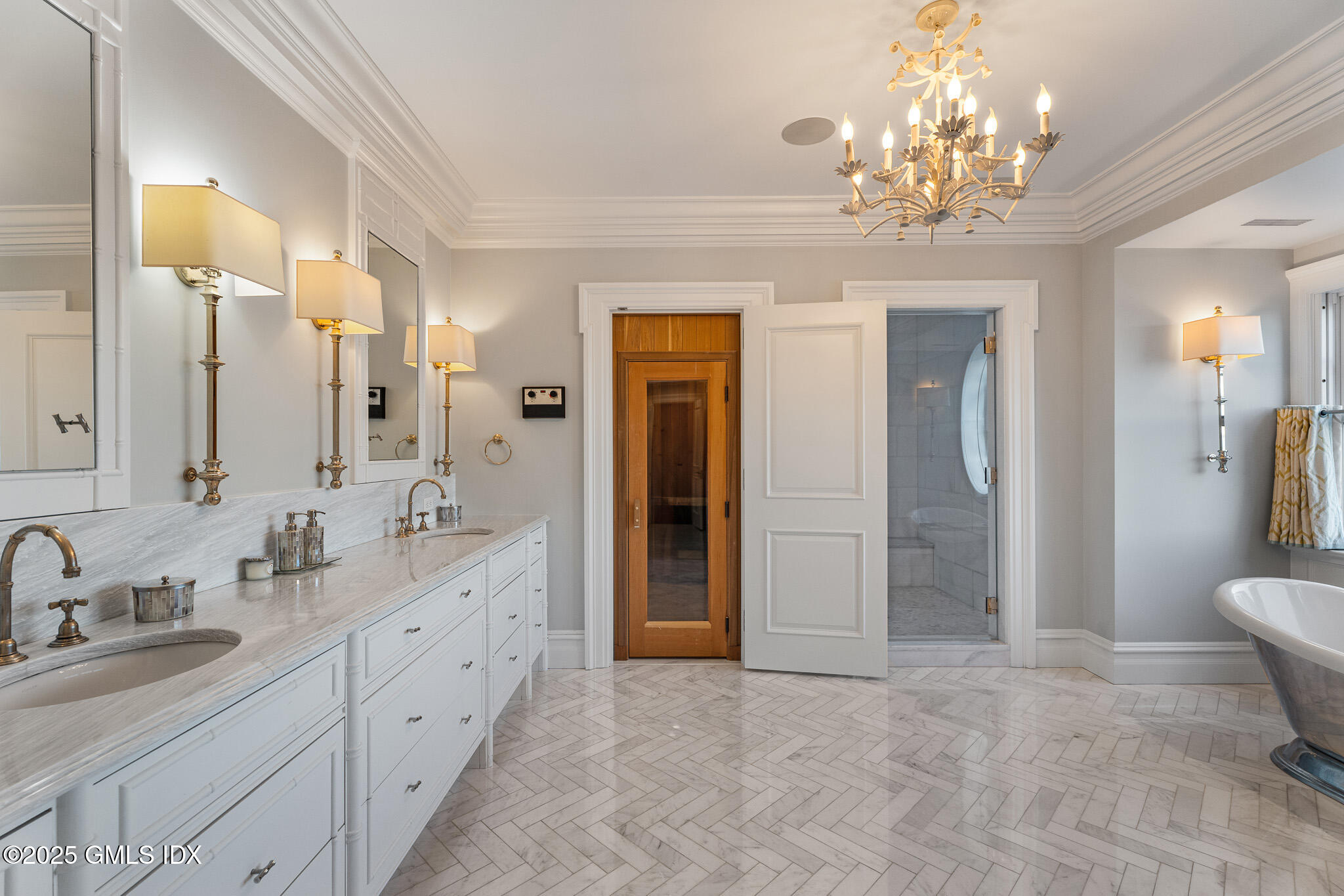 545 Indian Field Road | Infinity by the Sea