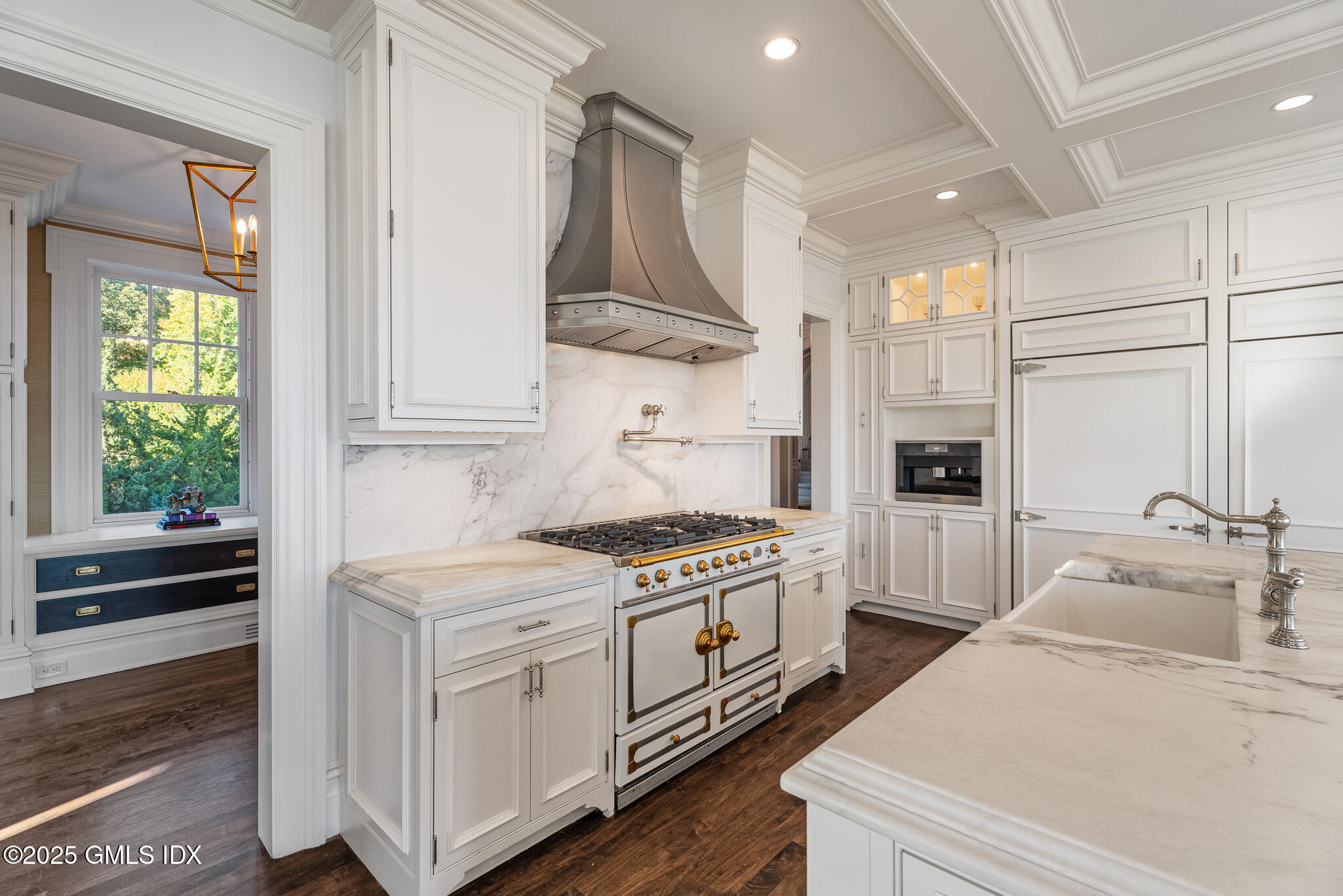 545 Indian Field Road | Infinity by the Sea