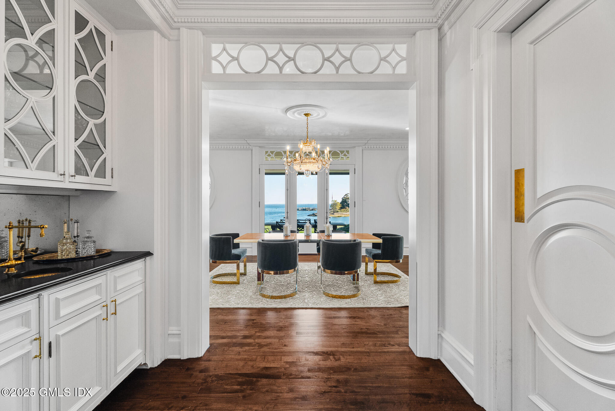 545 Indian Field Road | Infinity by the Sea