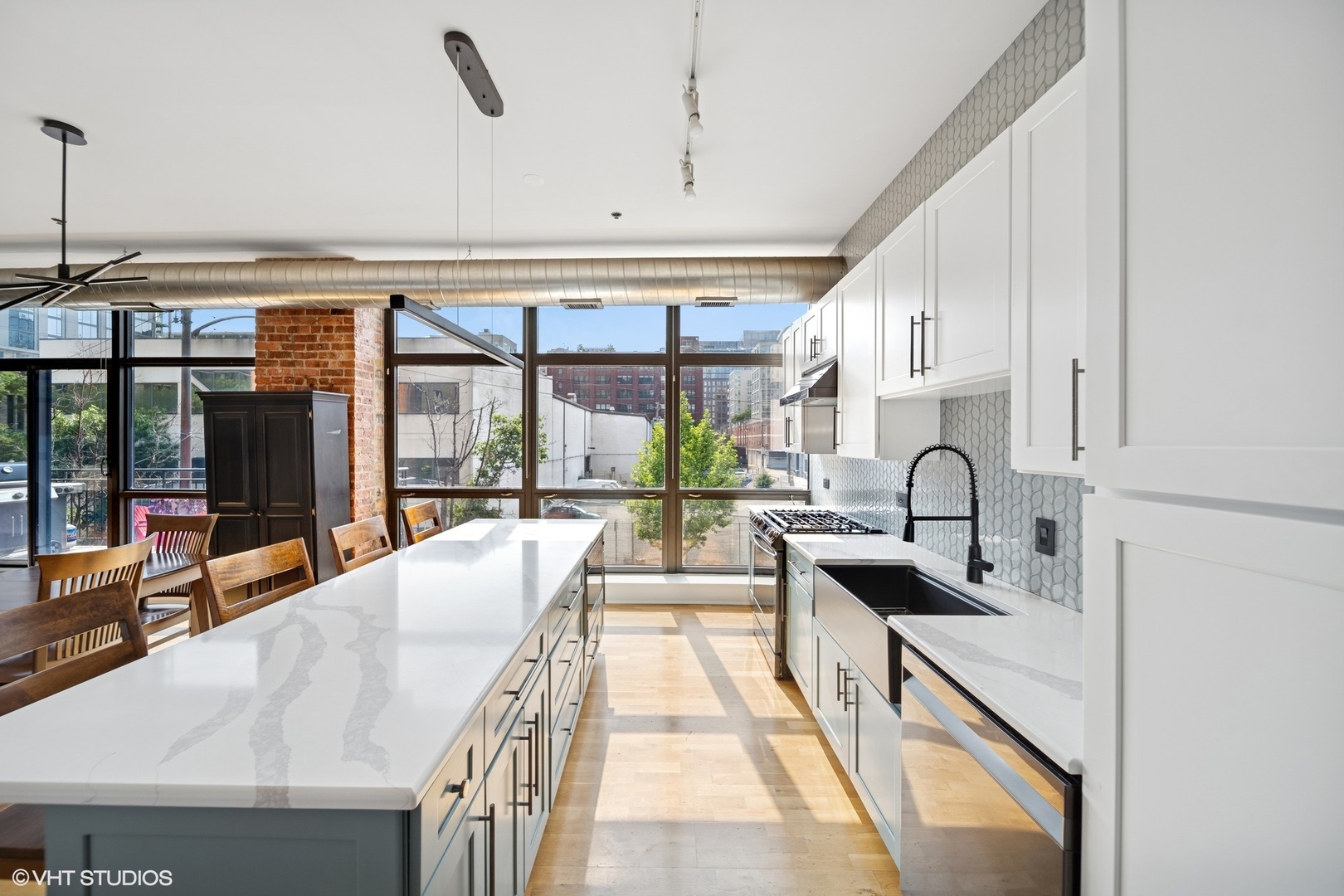 23 N Green Street Unit: 206