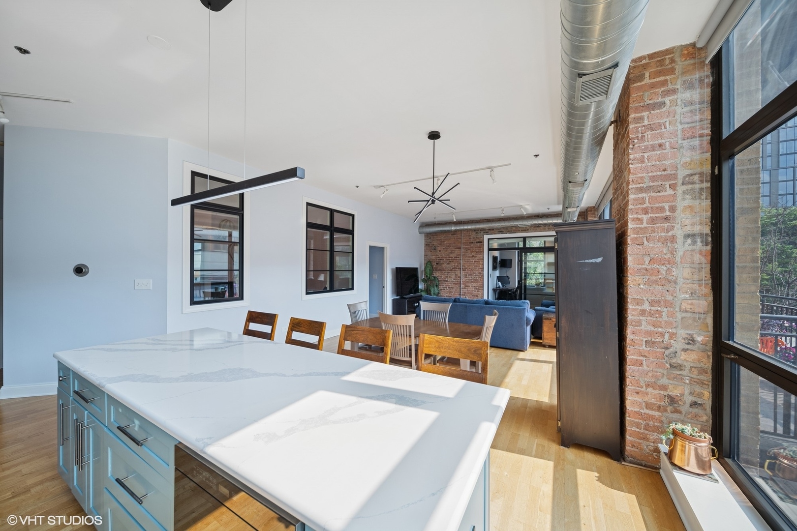 23 N Green Street Unit: 206