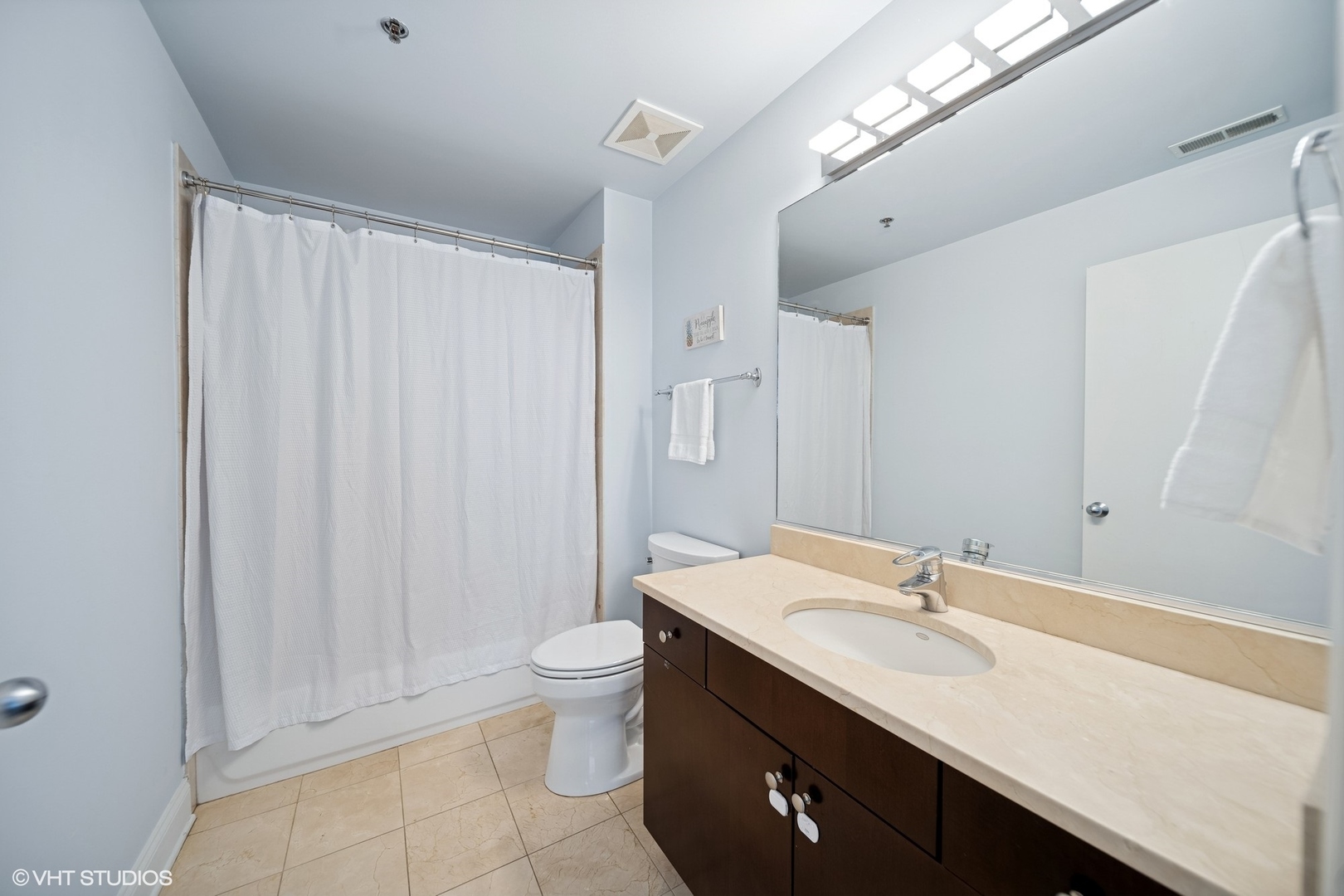 23 N Green Street Unit: 206