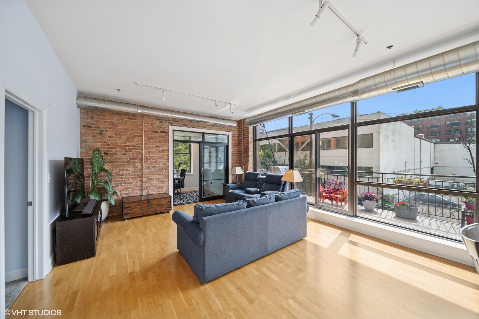 23 N Green Street Unit: 206