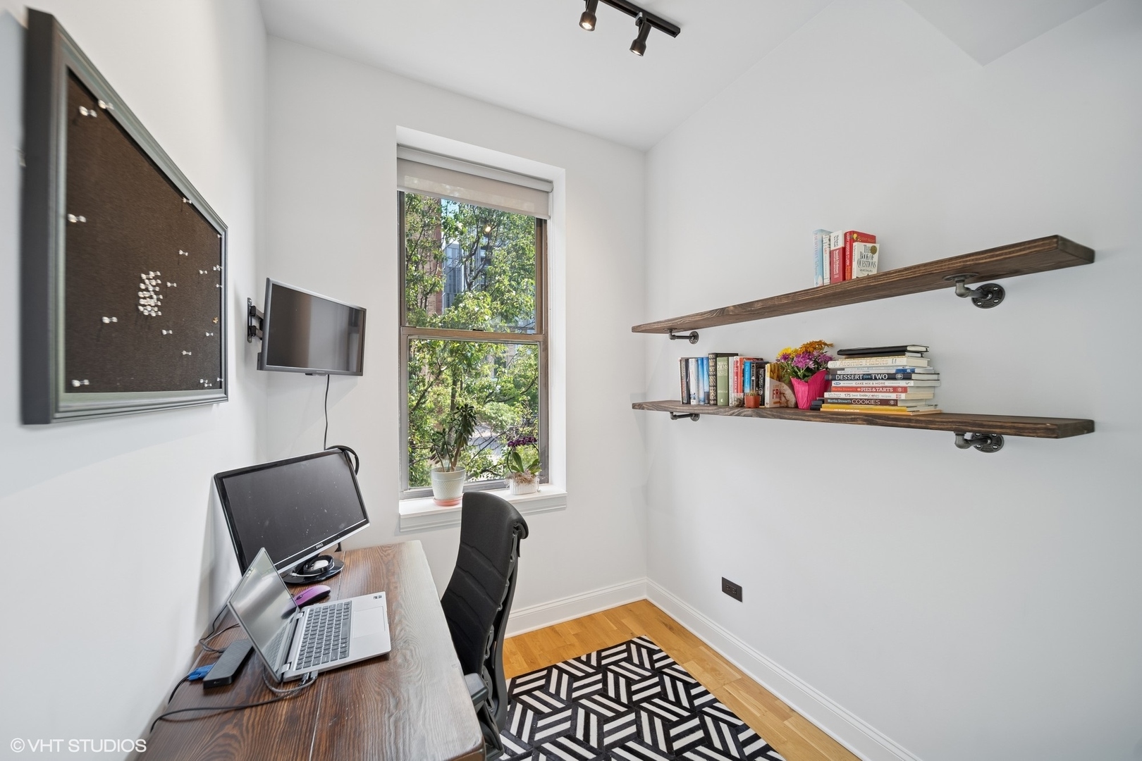 23 N Green Street Unit: 206
