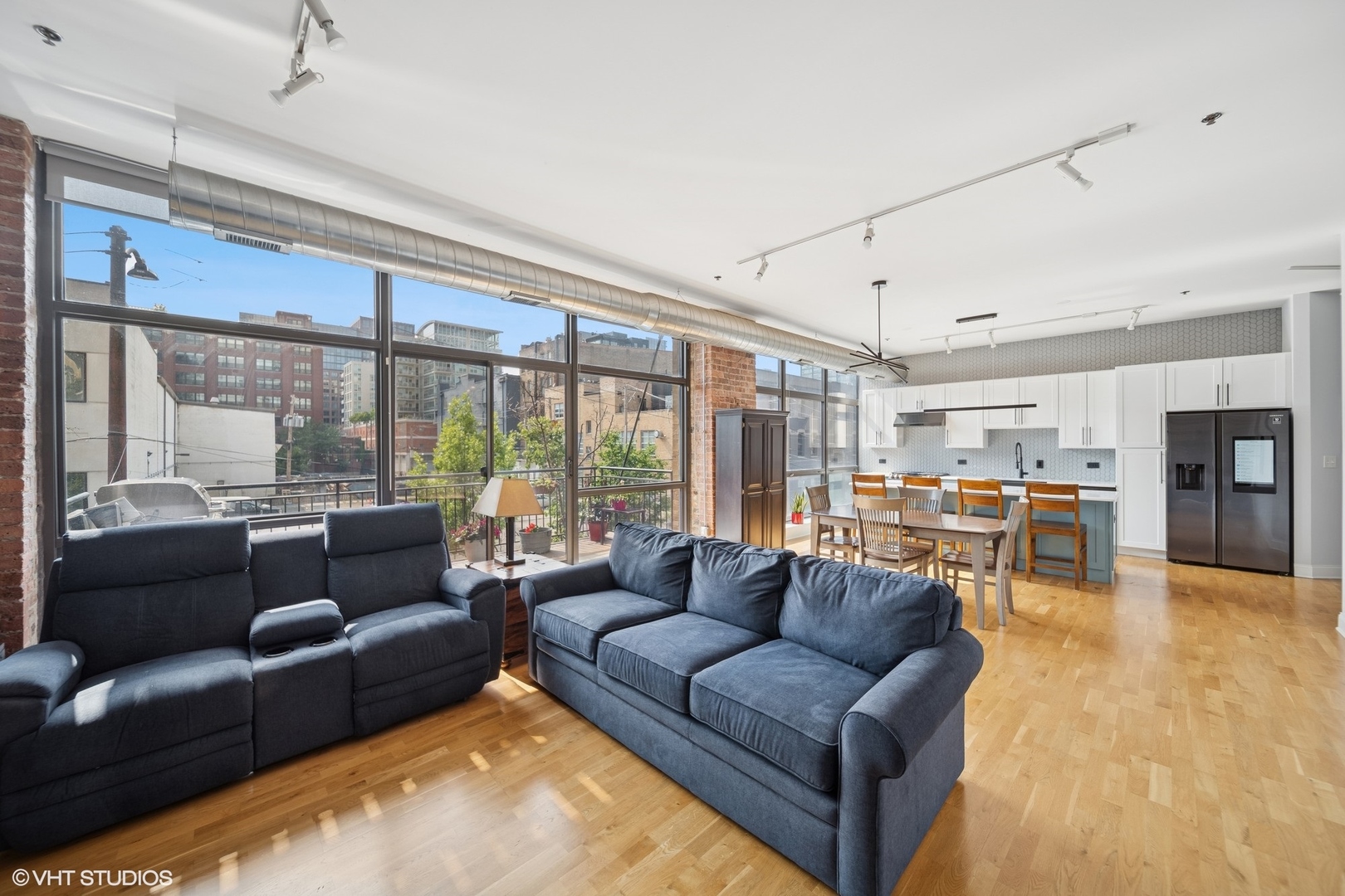 23 N Green Street Unit: 206