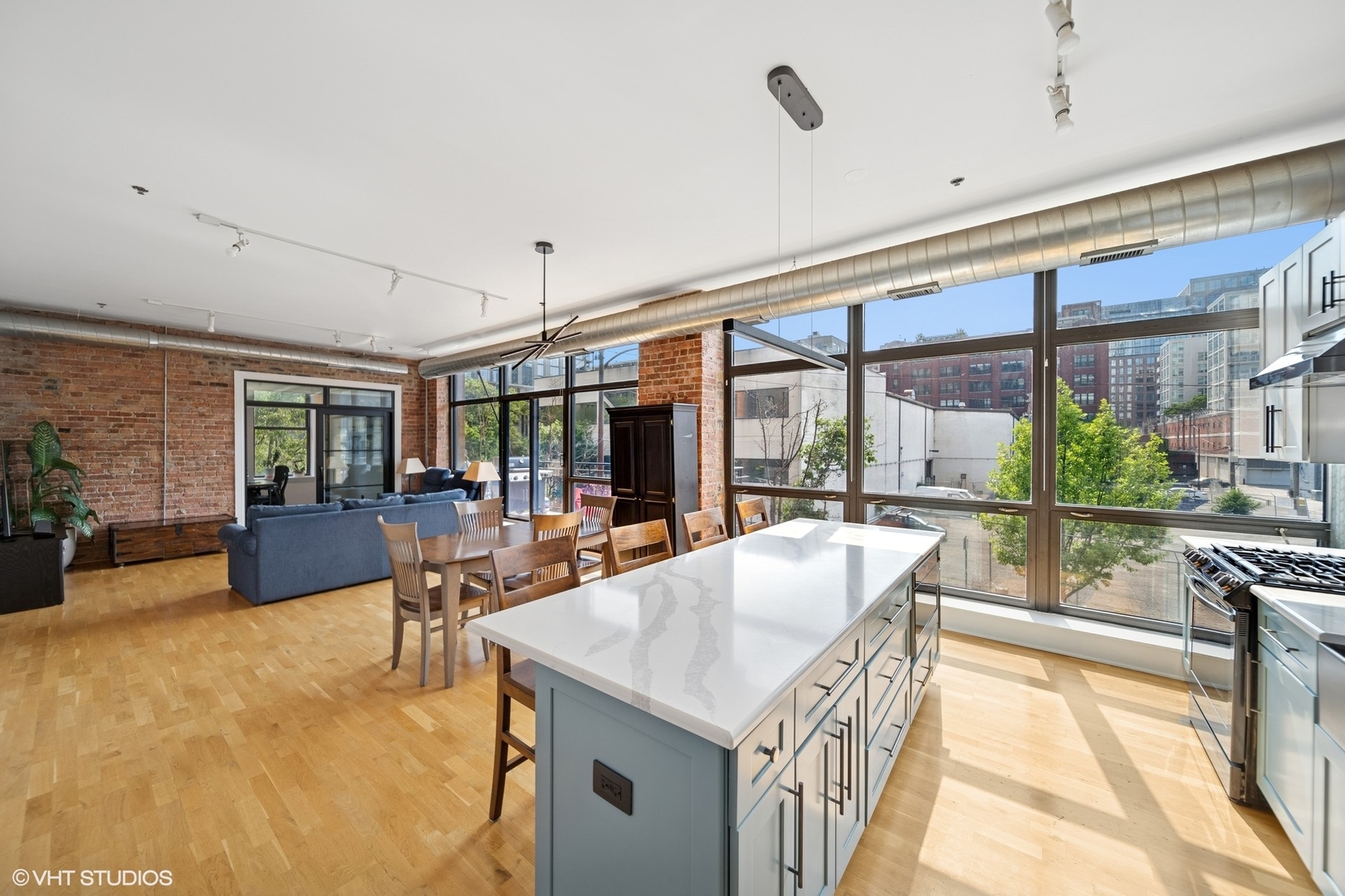 23 N Green Street Unit: 206