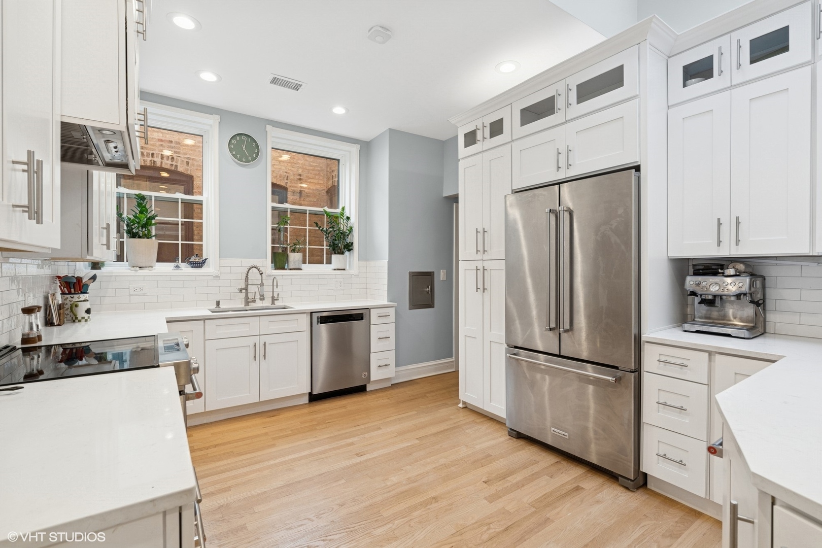 31 E Elm Street Unit: 3B
