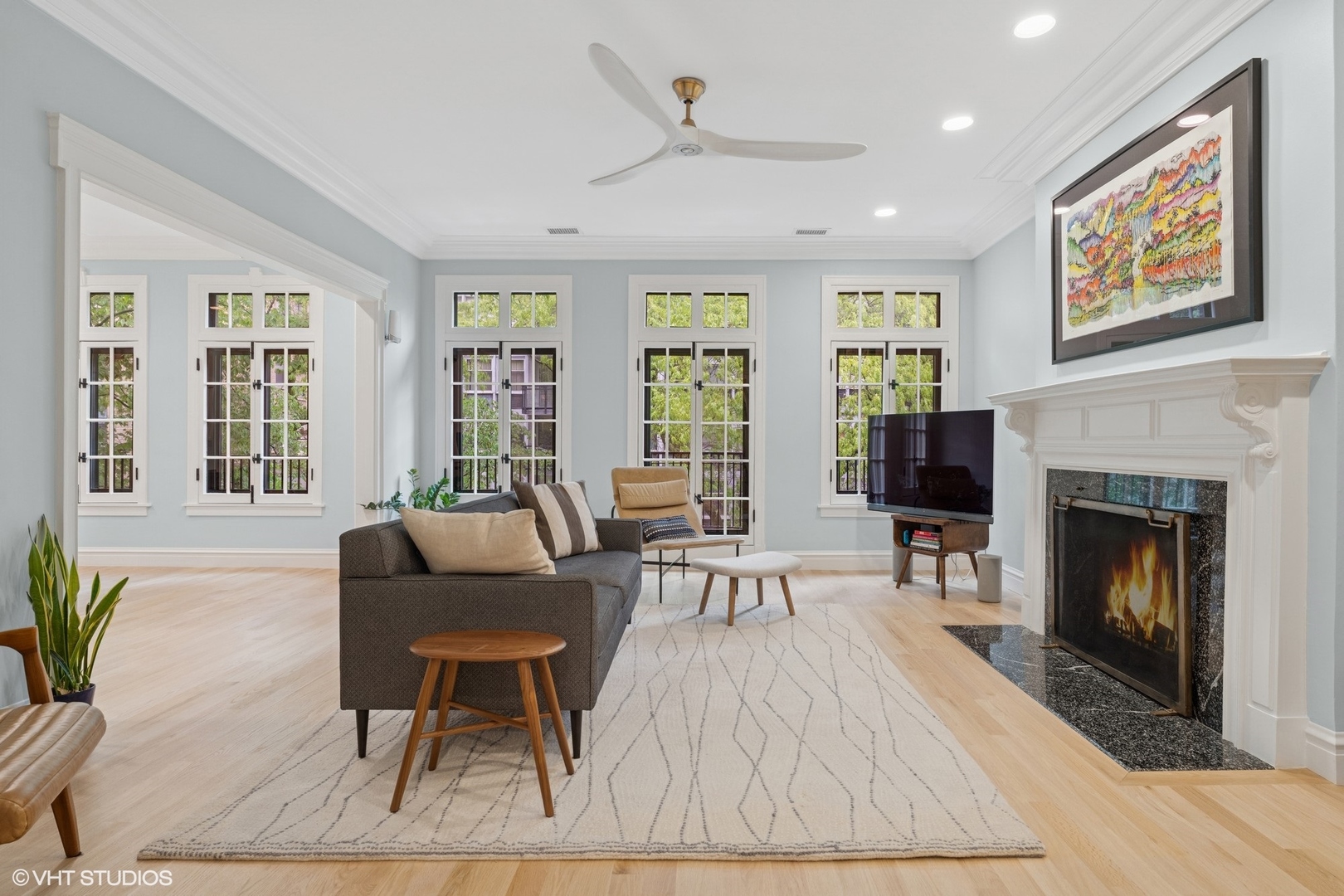 31 E Elm Street Unit: 3B