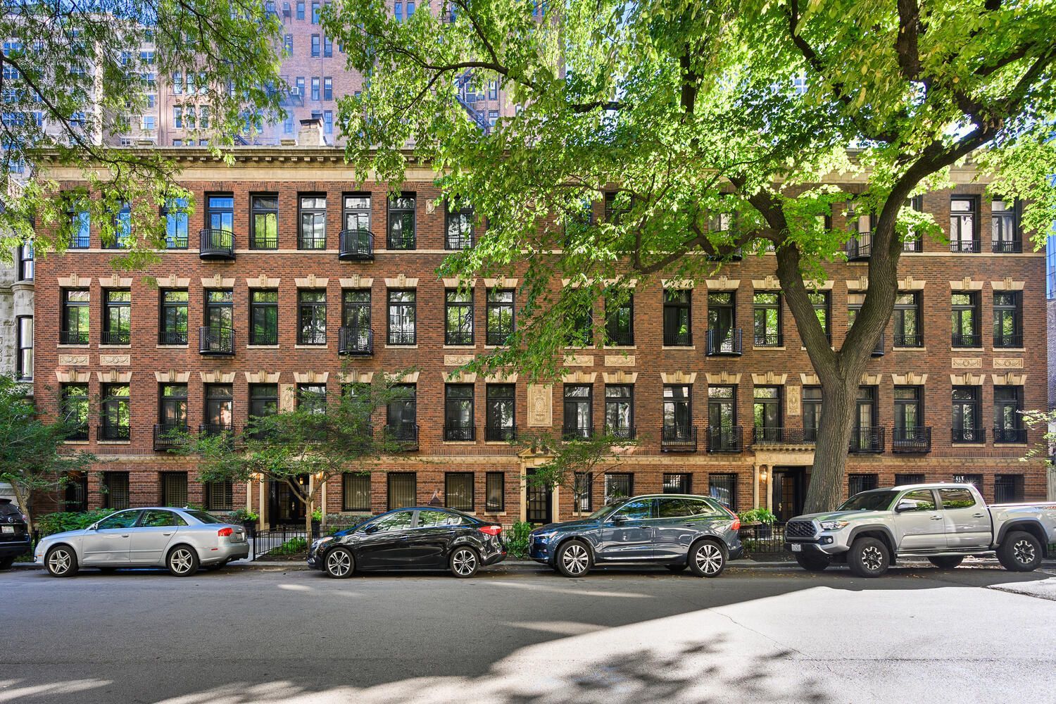 31 E Elm Street Unit: 3B