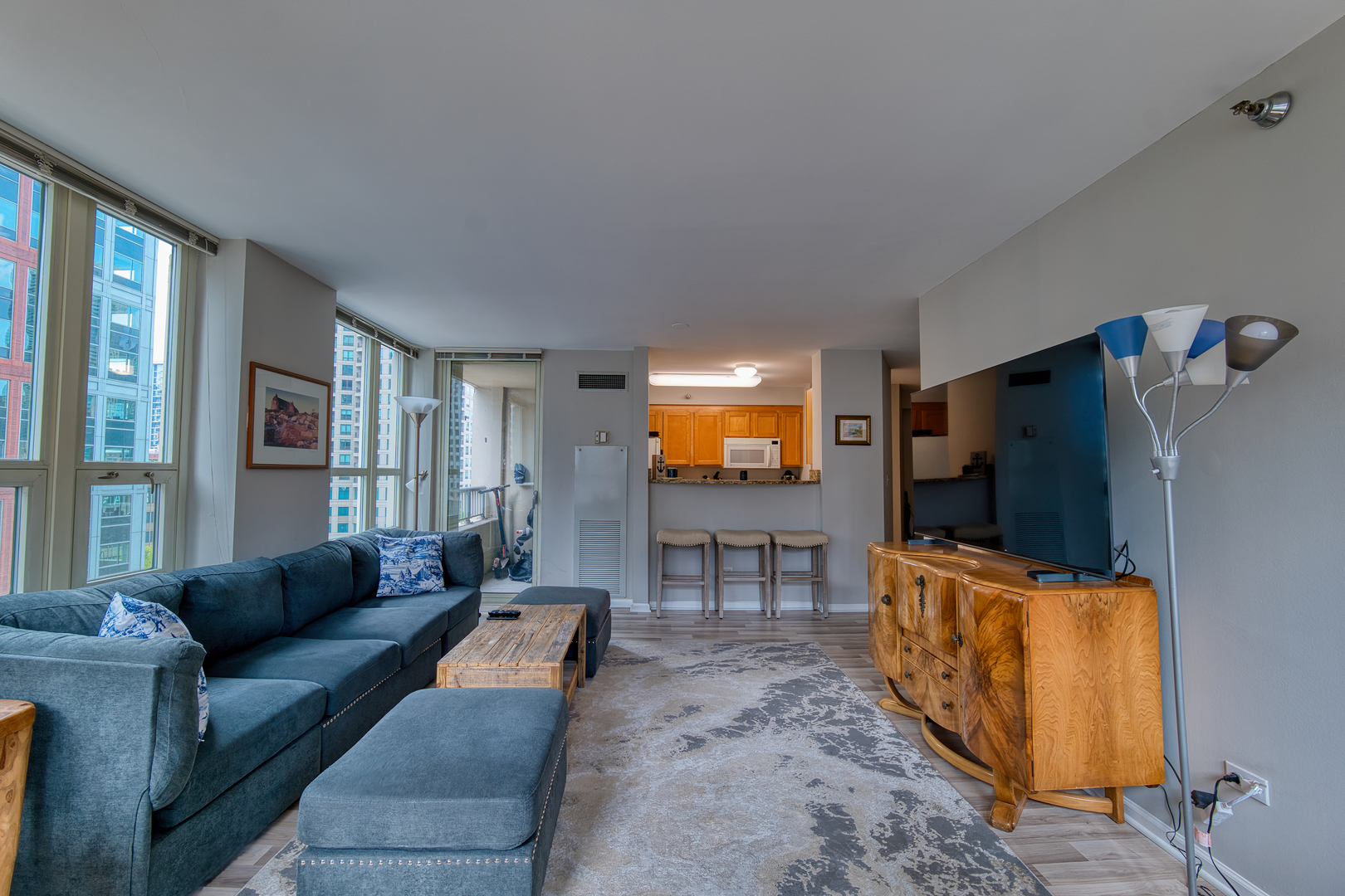 345 N La Salle Drive Unit: 808
