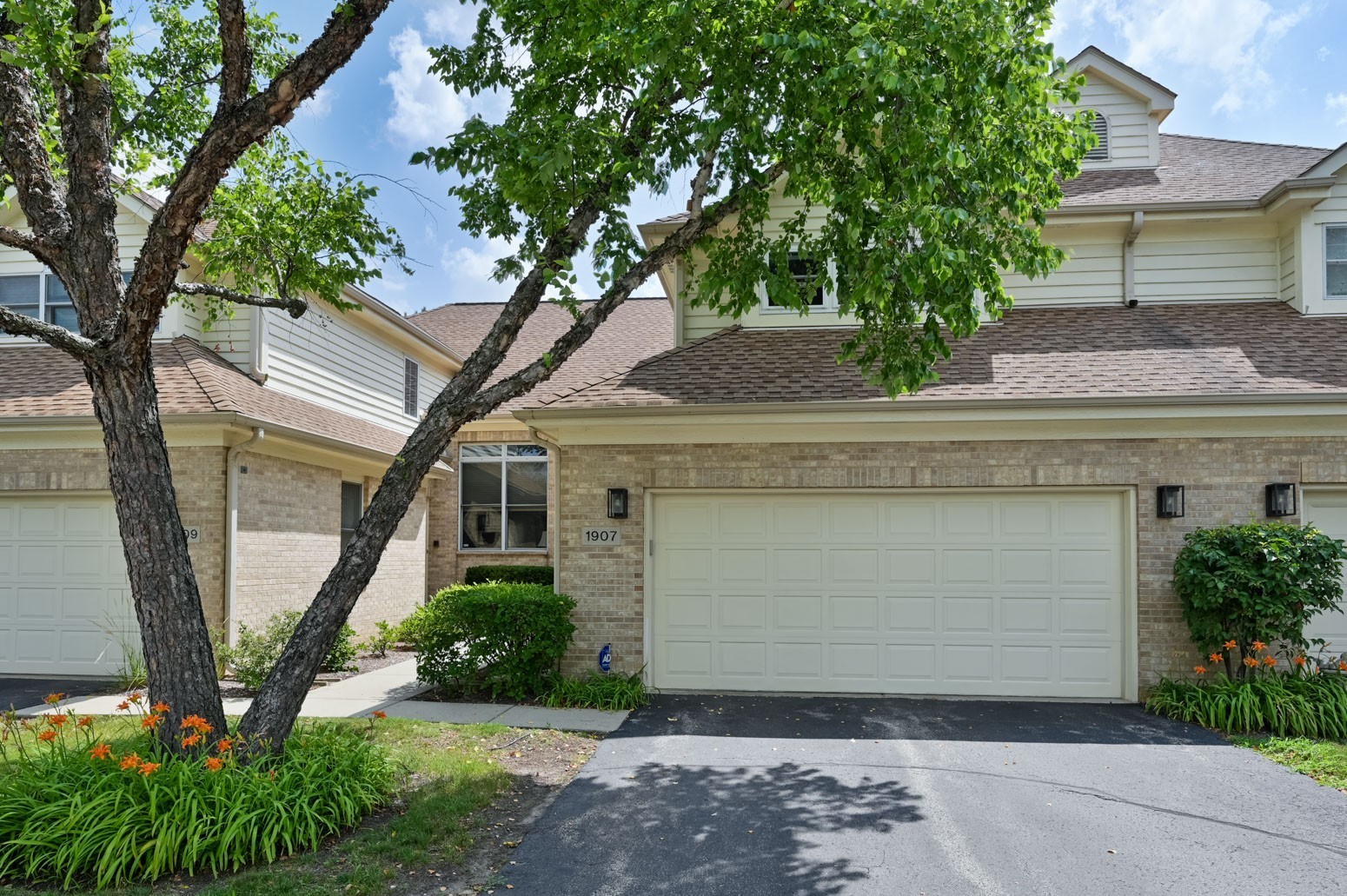 1907 Ivy Lane Unit: 1907