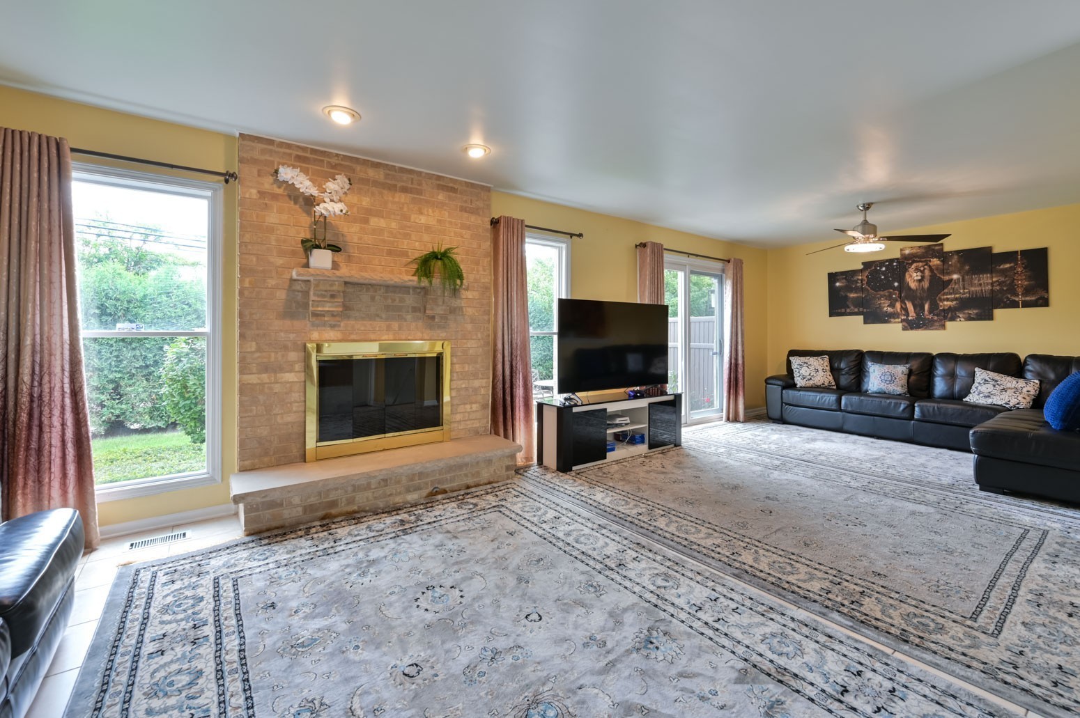 1907 Ivy Lane Unit: 1907