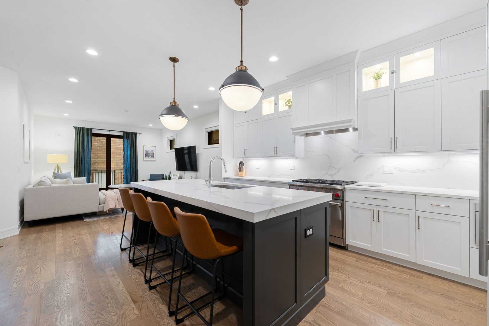 832 W Altgeld Street Unit: 1