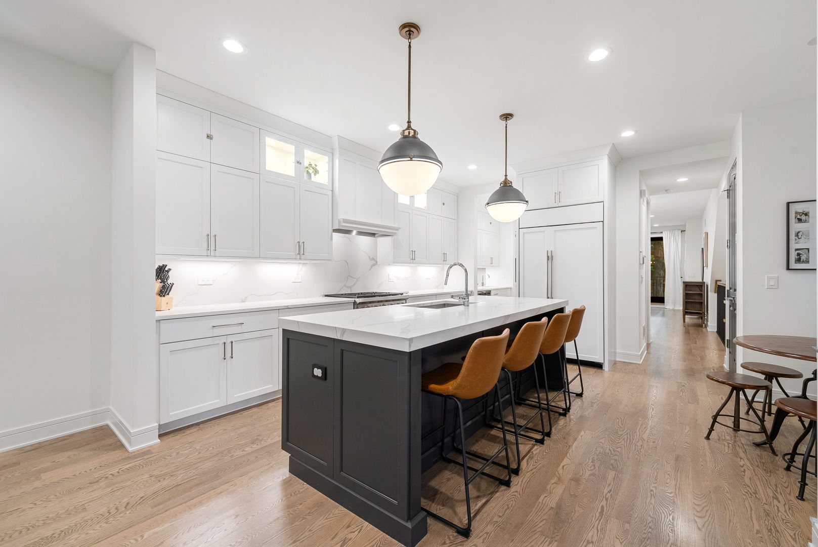 832 W Altgeld Street Unit: 1