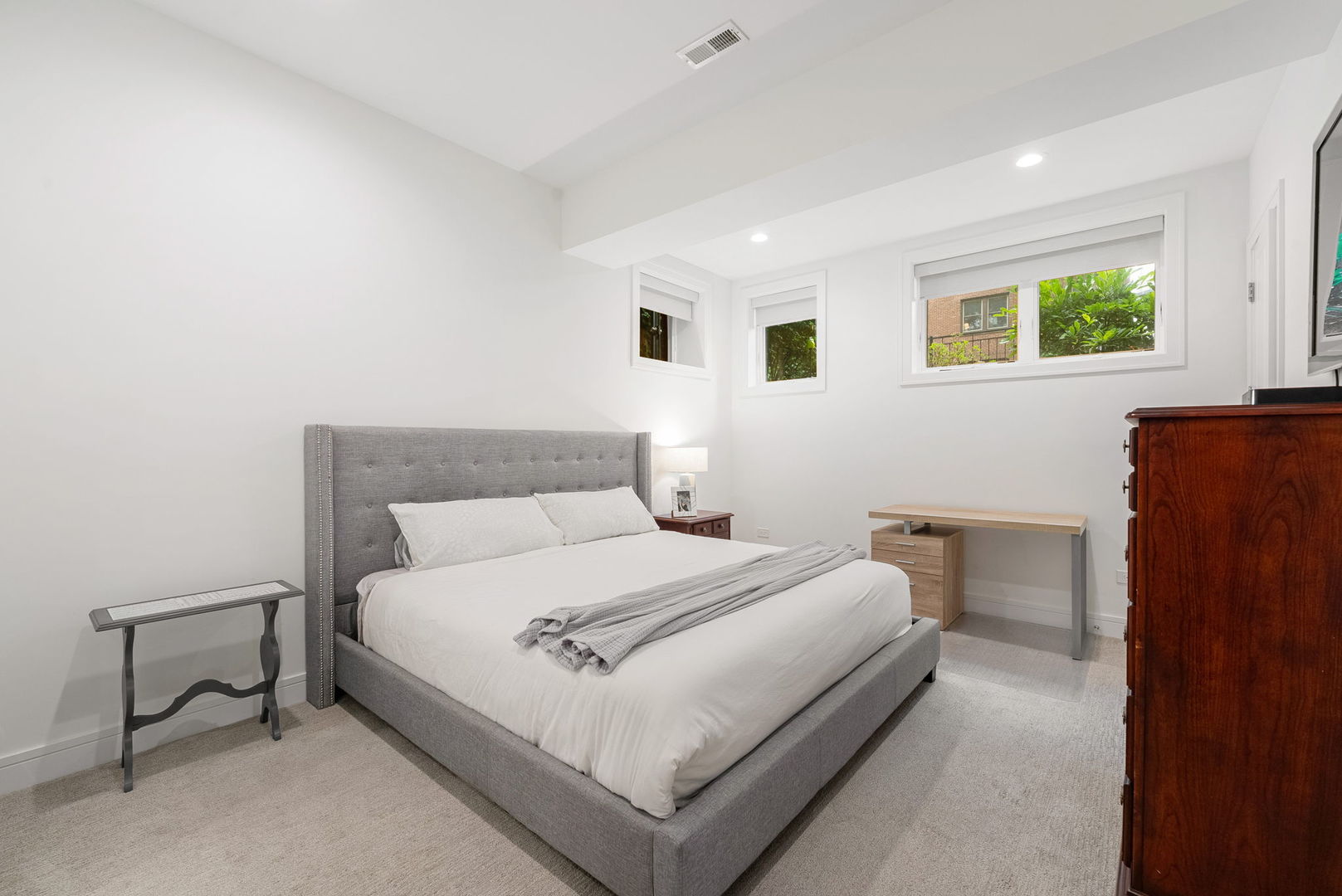 832 W Altgeld Street Unit: 1