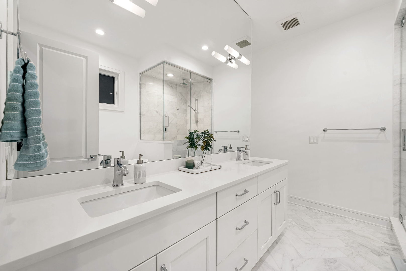 832 W Altgeld Street Unit: 1