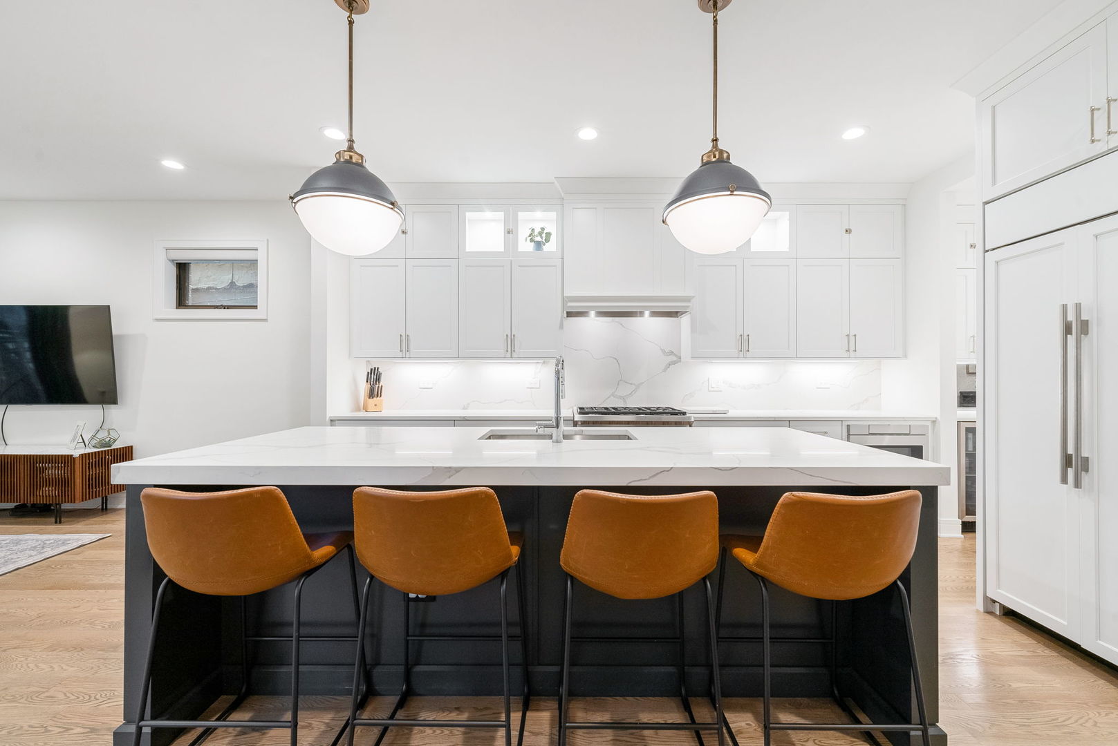 832 W Altgeld Street Unit: 1