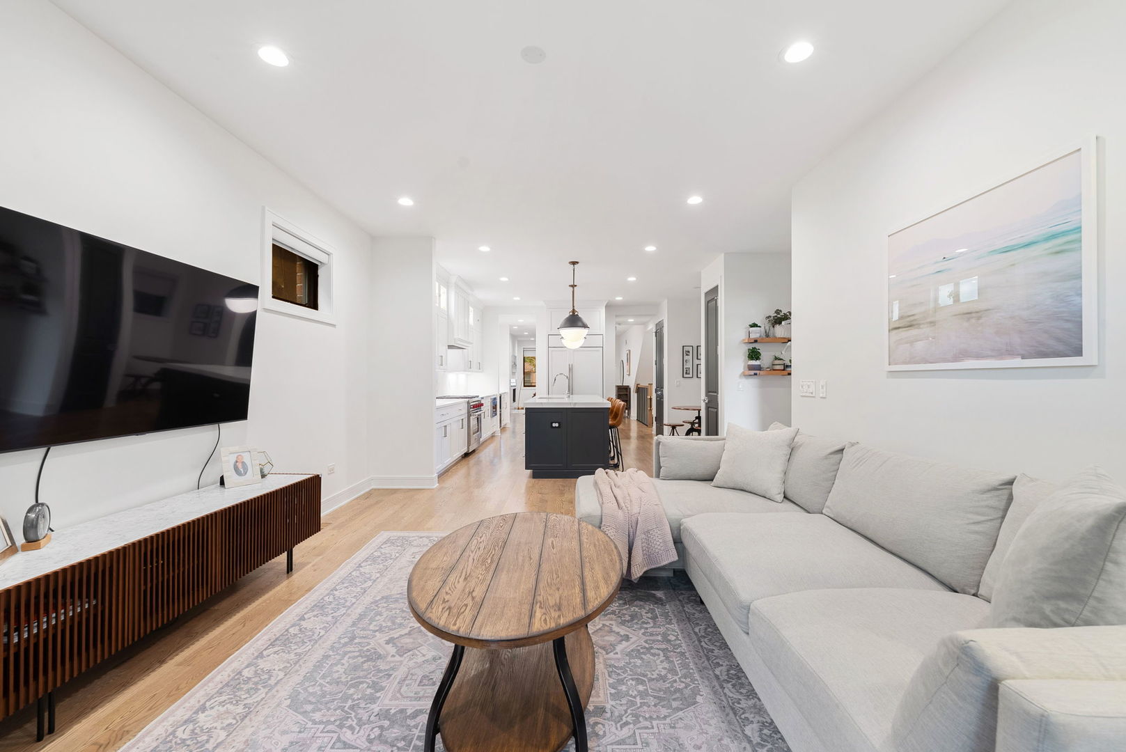 832 W Altgeld Street Unit: 1