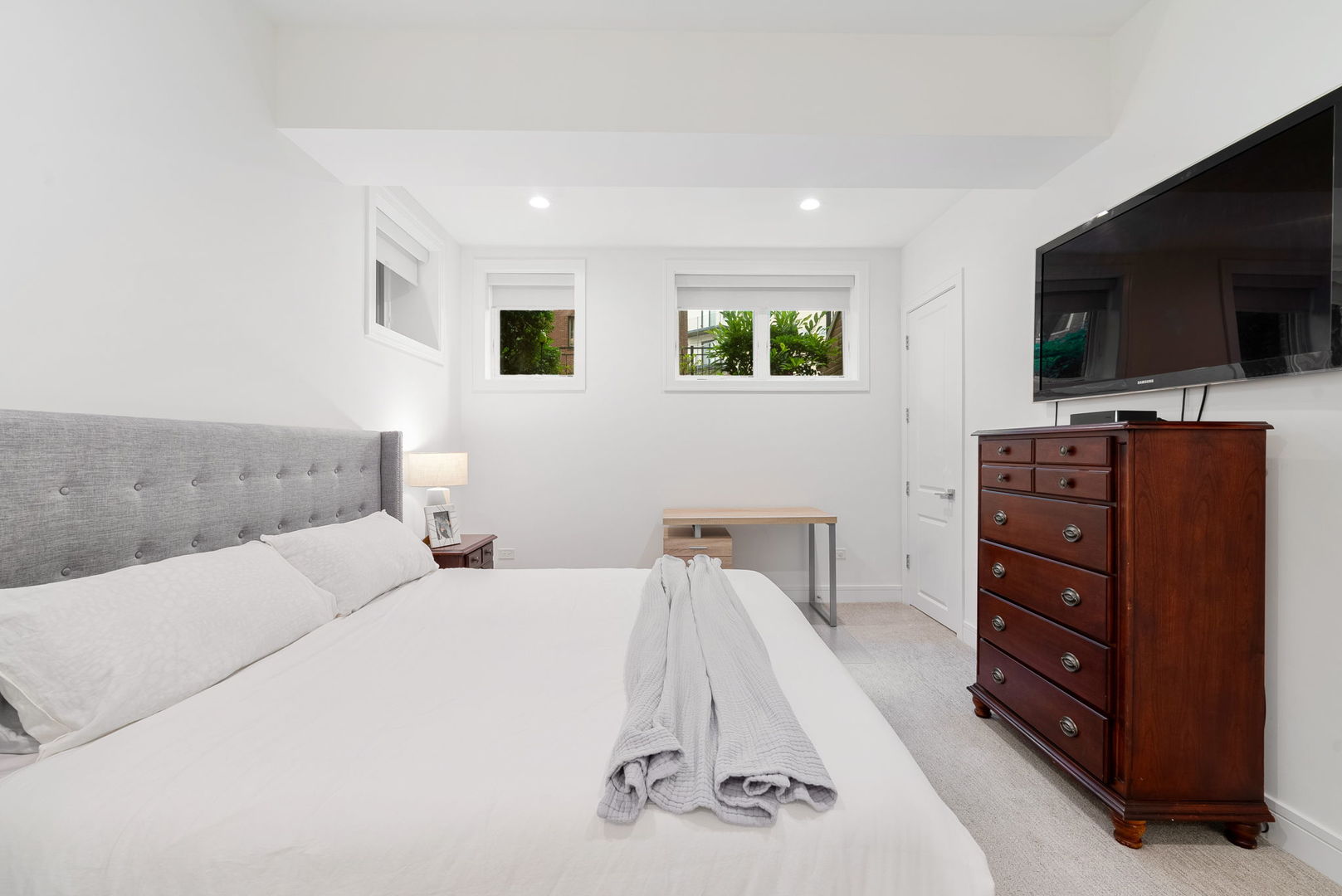 832 W Altgeld Street Unit: 1