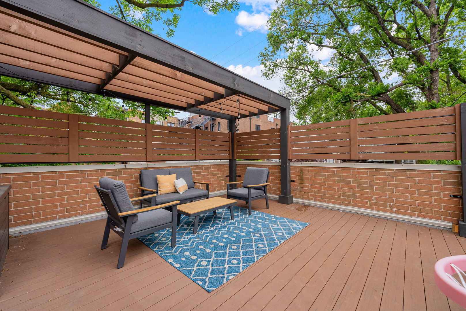832 W Altgeld Street Unit: 1