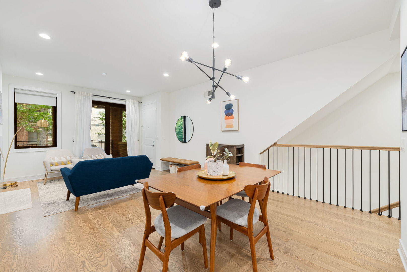 832 W Altgeld Street Unit: 1
