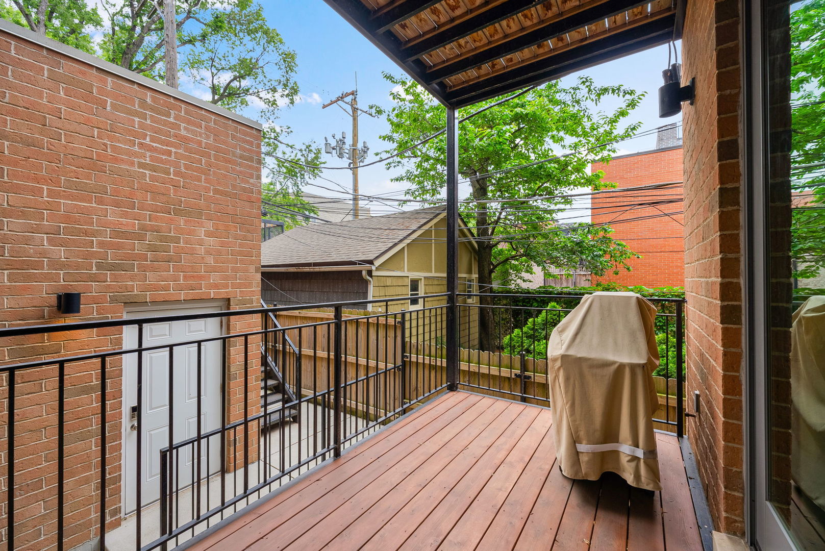832 W Altgeld Street Unit: 1
