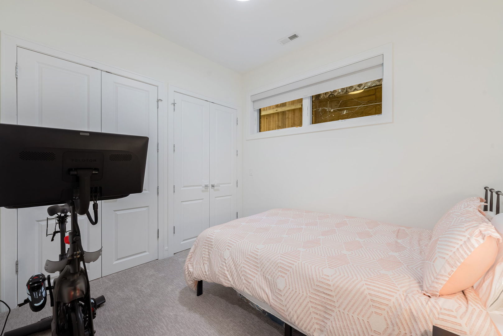 832 W Altgeld Street Unit: 1