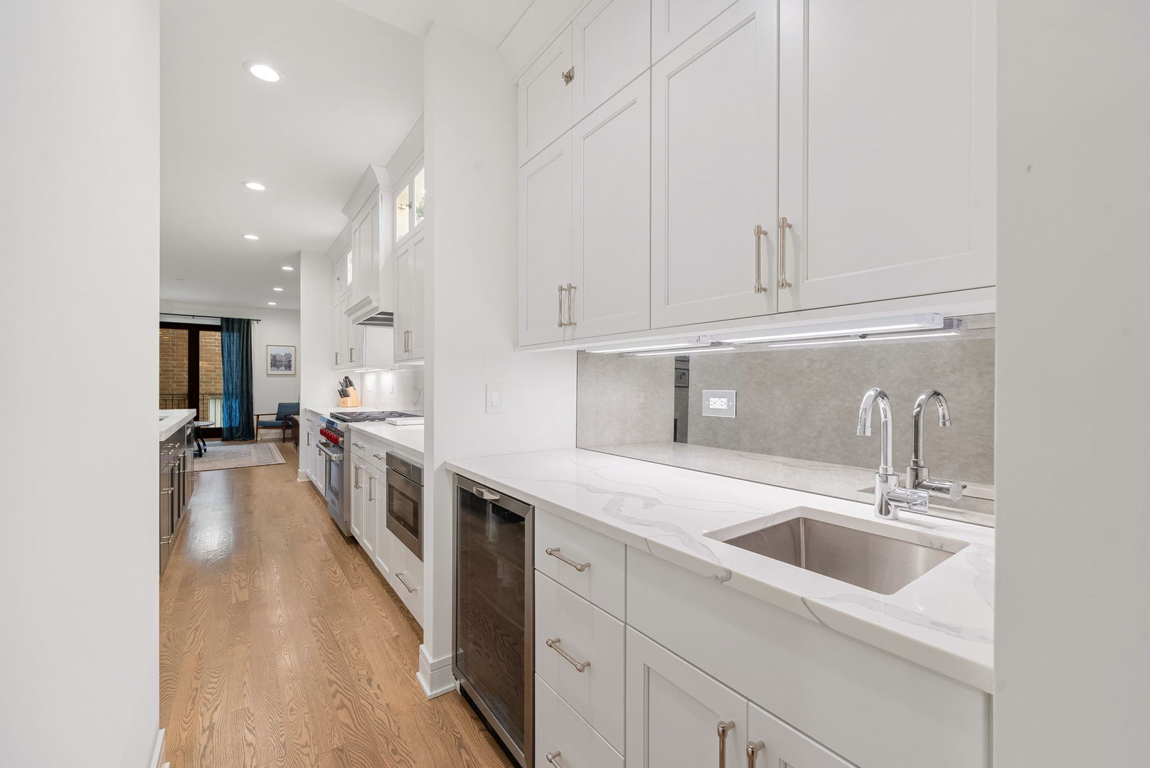 832 W Altgeld Street Unit: 1