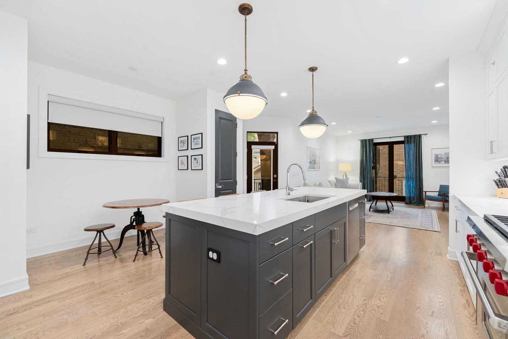 832 W Altgeld Street Unit: 1