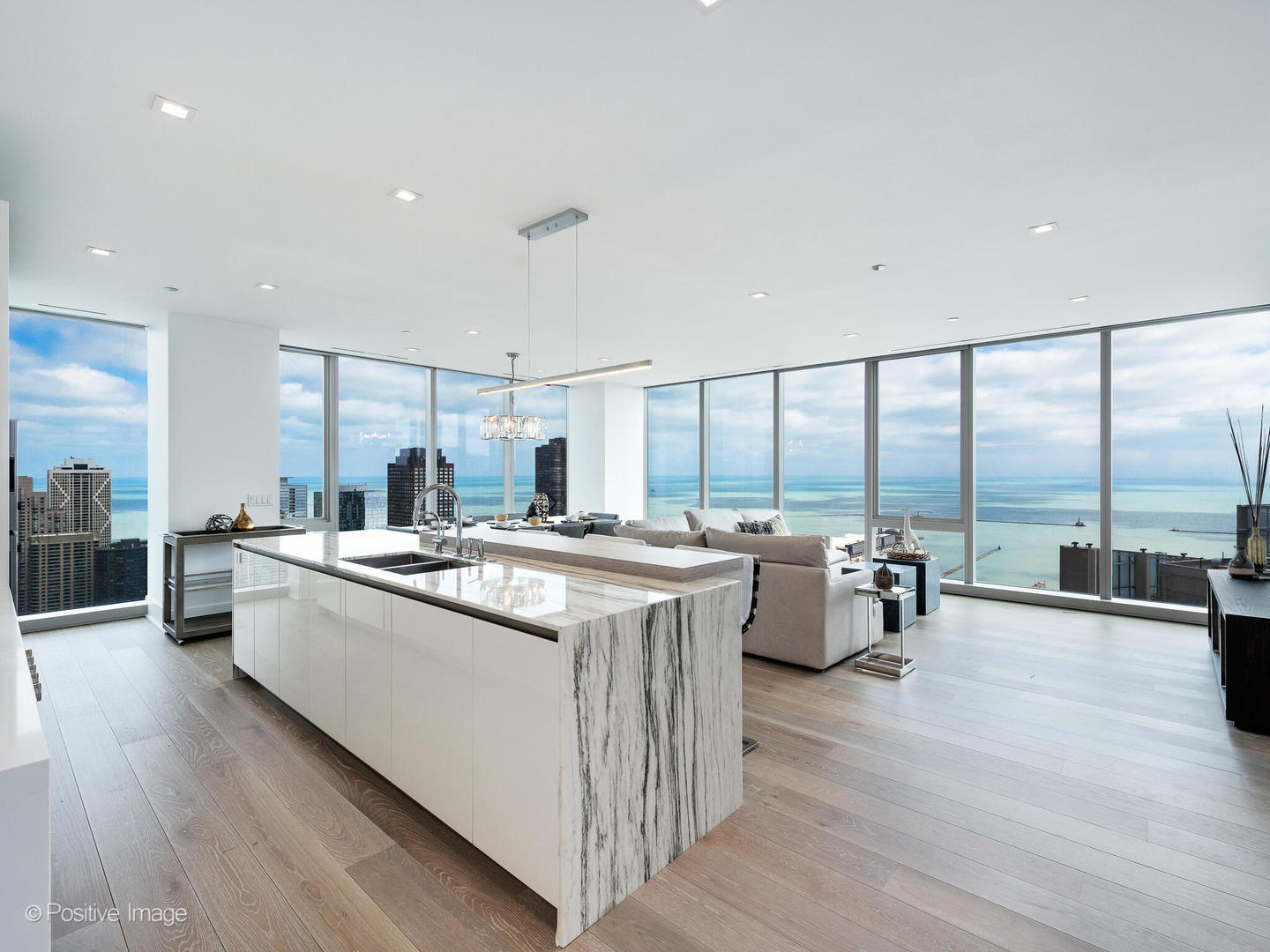 363 E Wacker Drive Unit: 4208