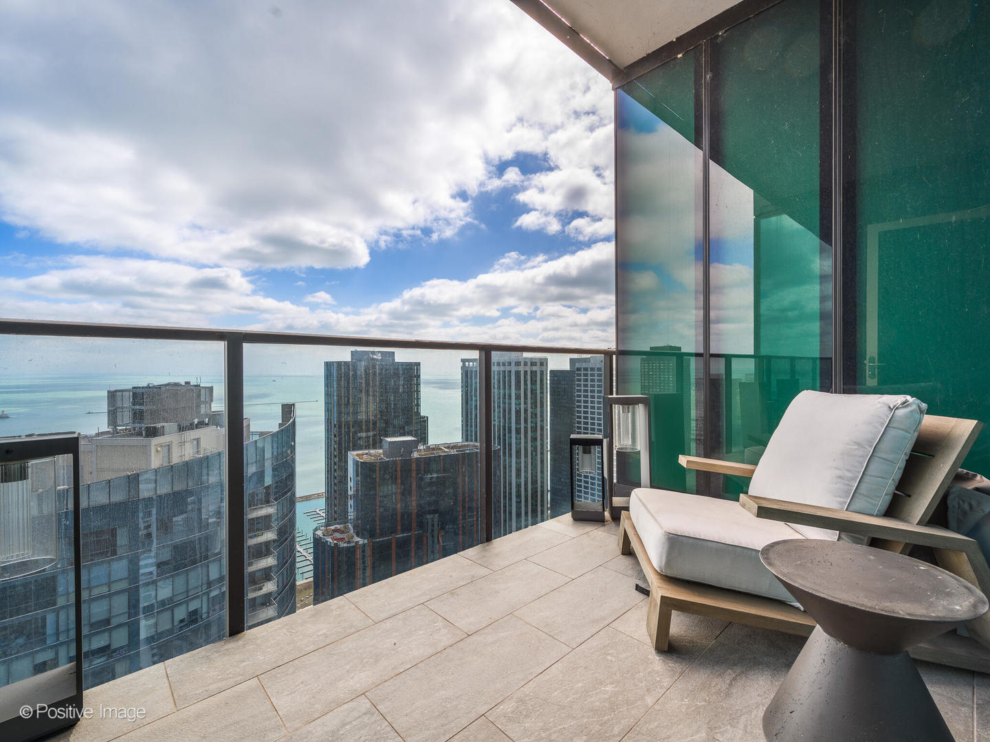 363 E Wacker Drive Unit: 4208