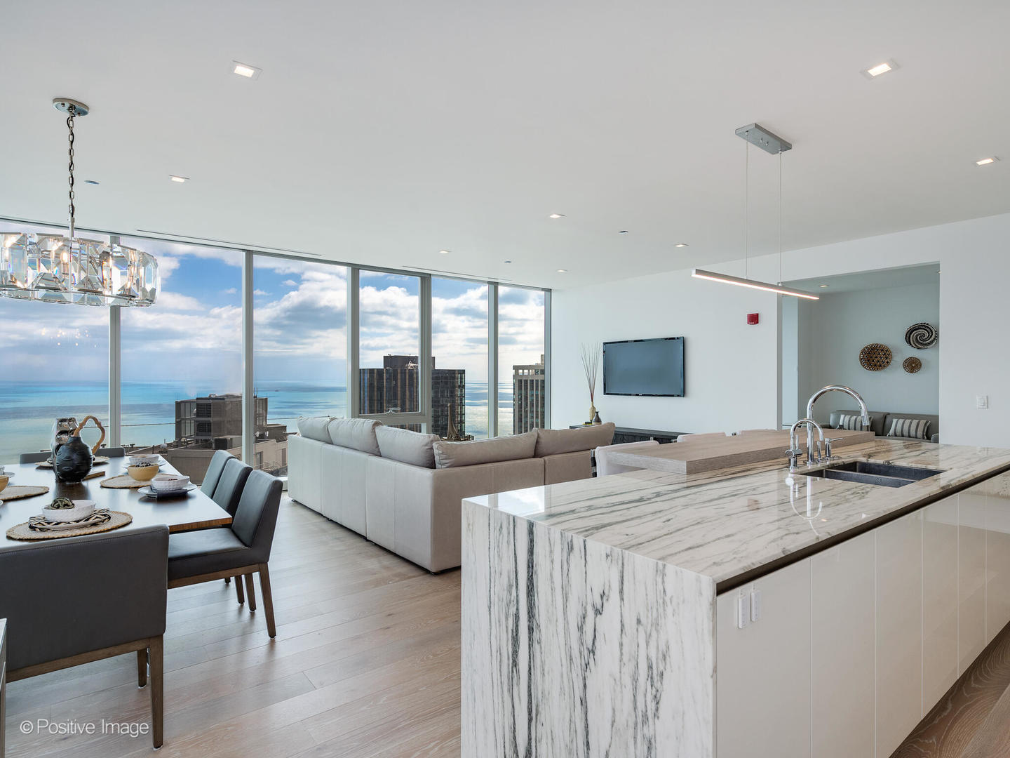 363 E Wacker Drive Unit: 4208