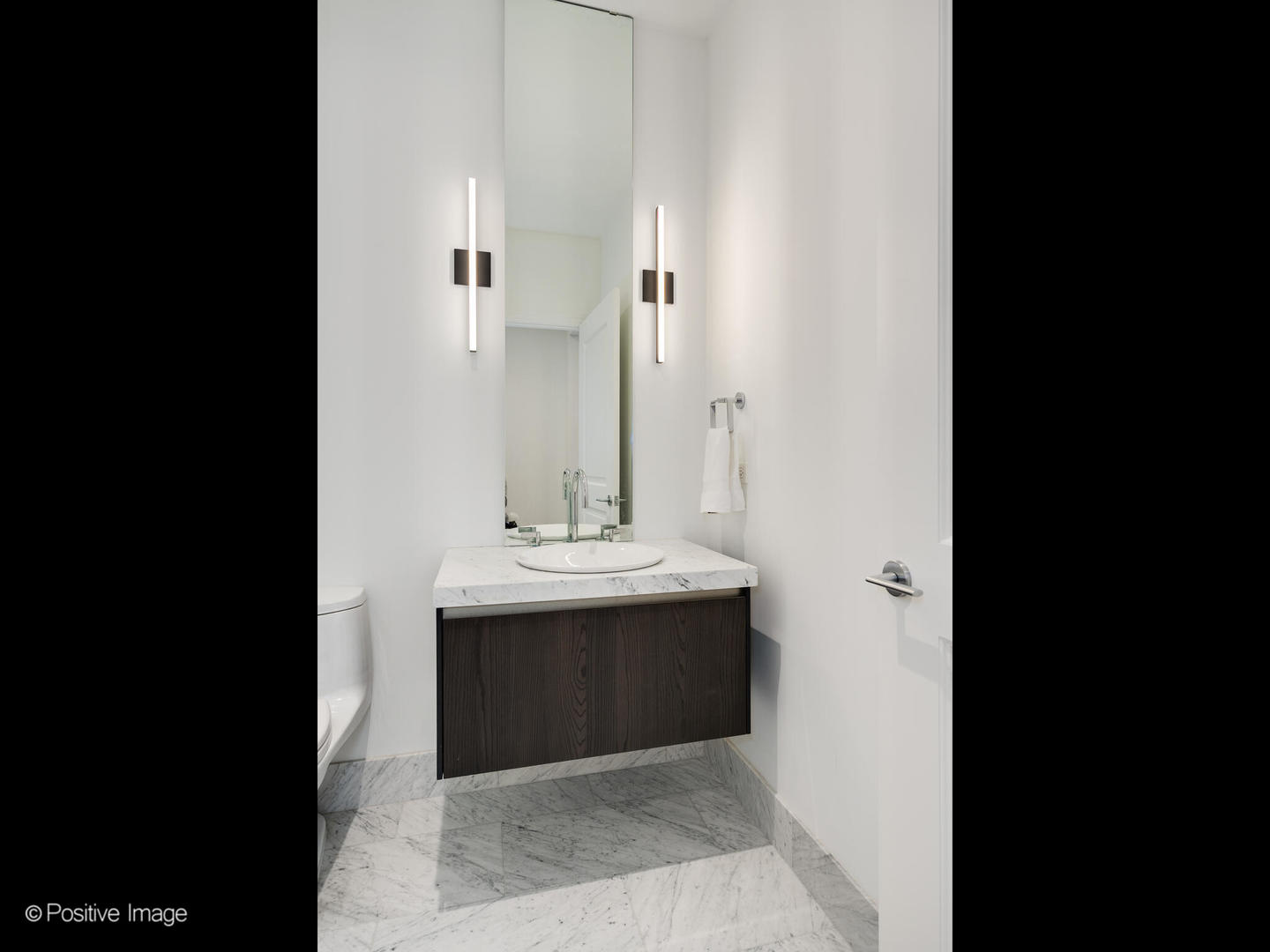 363 E Wacker Drive Unit: 4208