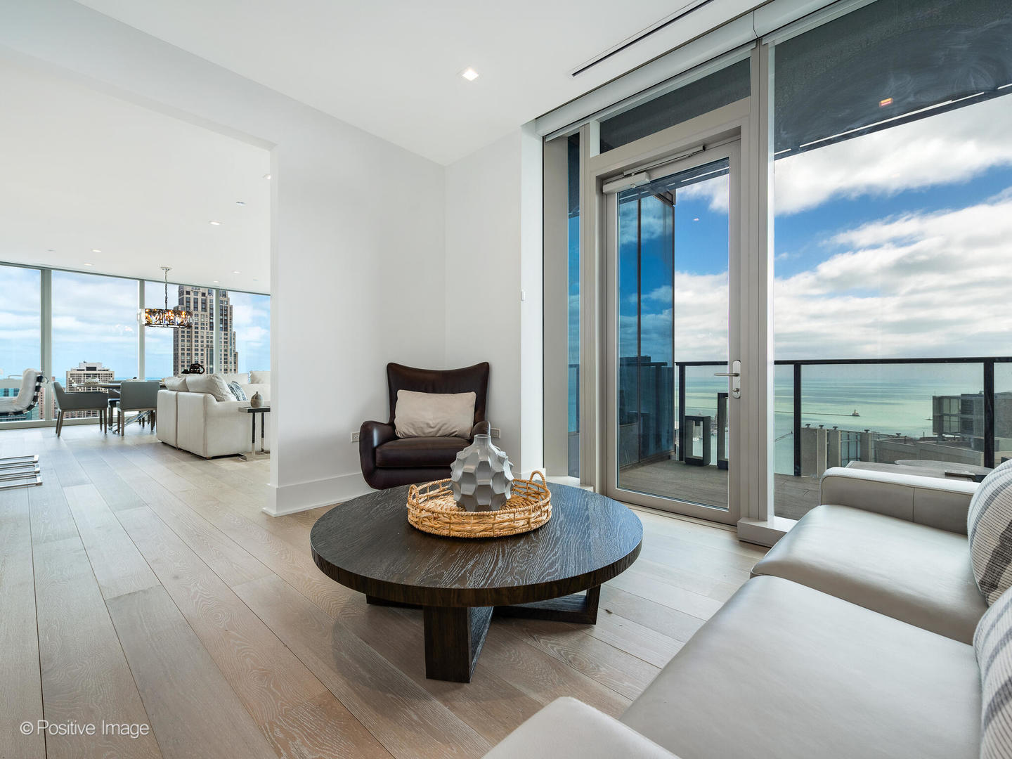 363 E Wacker Drive Unit: 4208