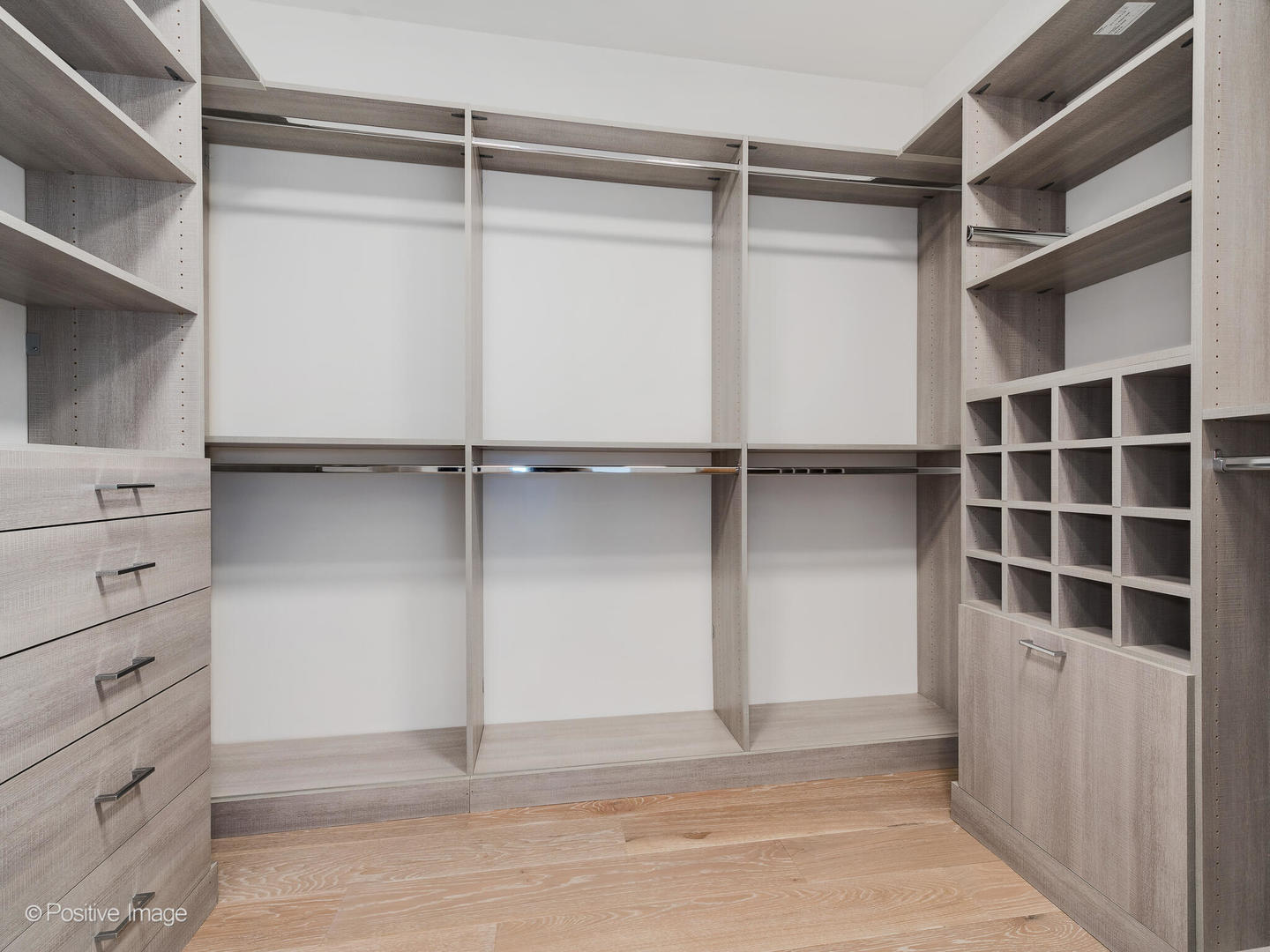 363 E Wacker Drive Unit: 4208