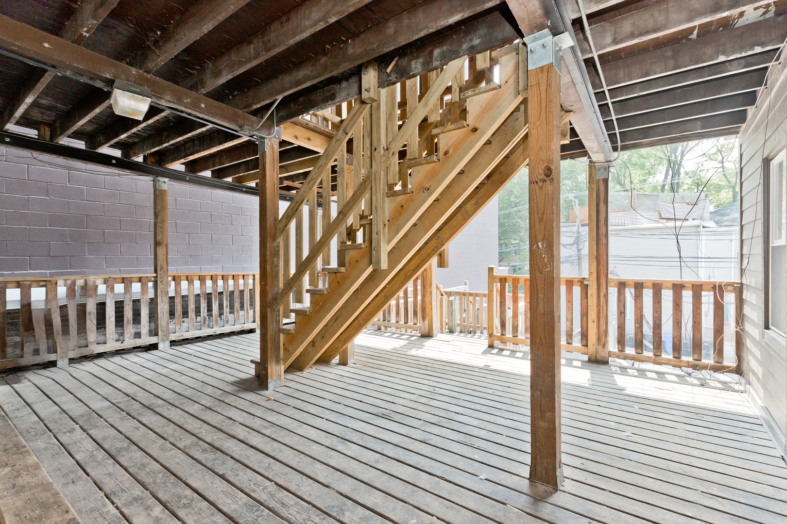 2464 N Lincoln Avenue Unit: 2S