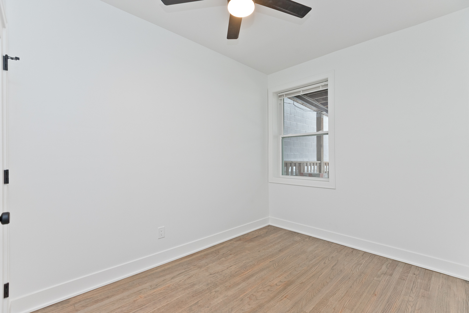 2464 N Lincoln Avenue Unit: 2S