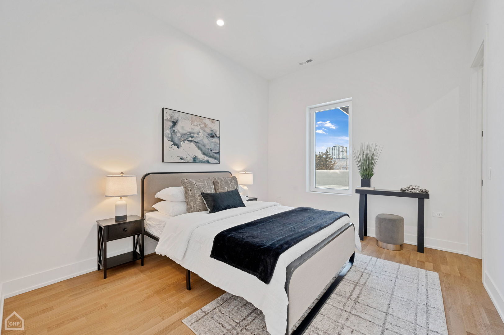 2127 W Madison Street Unit: 403