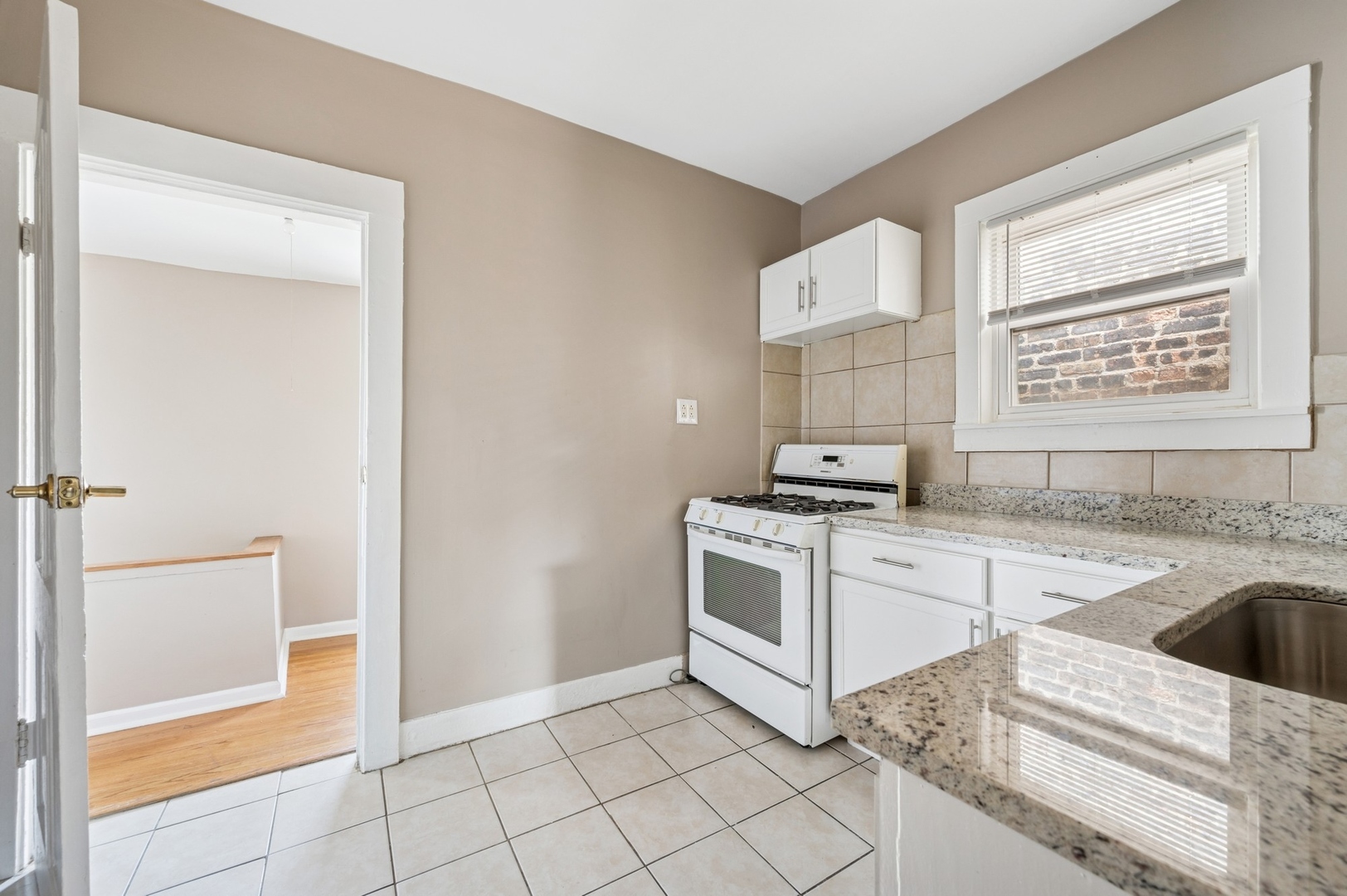 2124 W 24TH Street