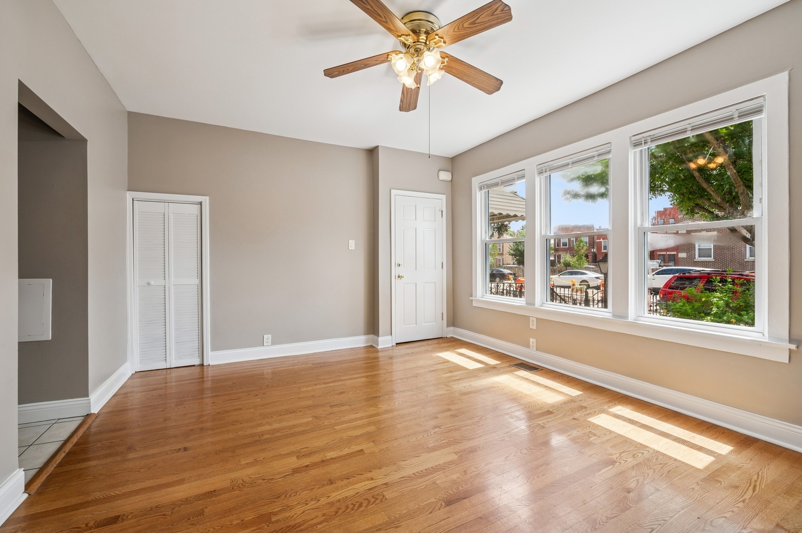 2124 W 24TH Street