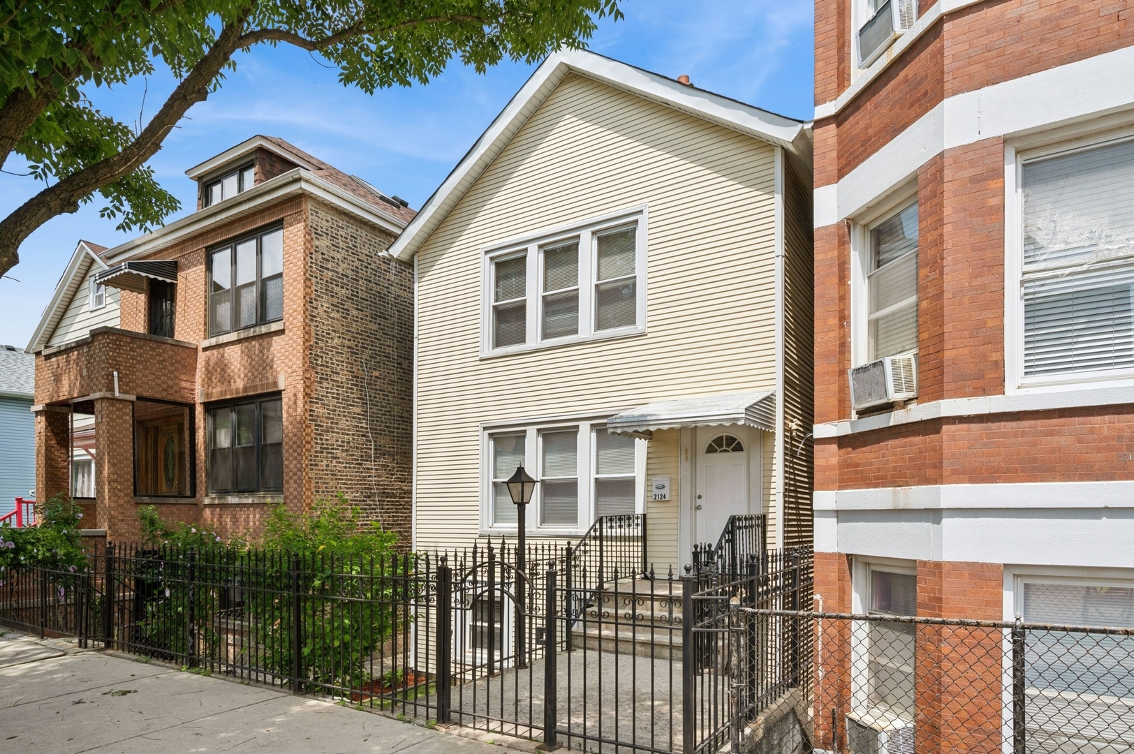 2124 W 24TH Street