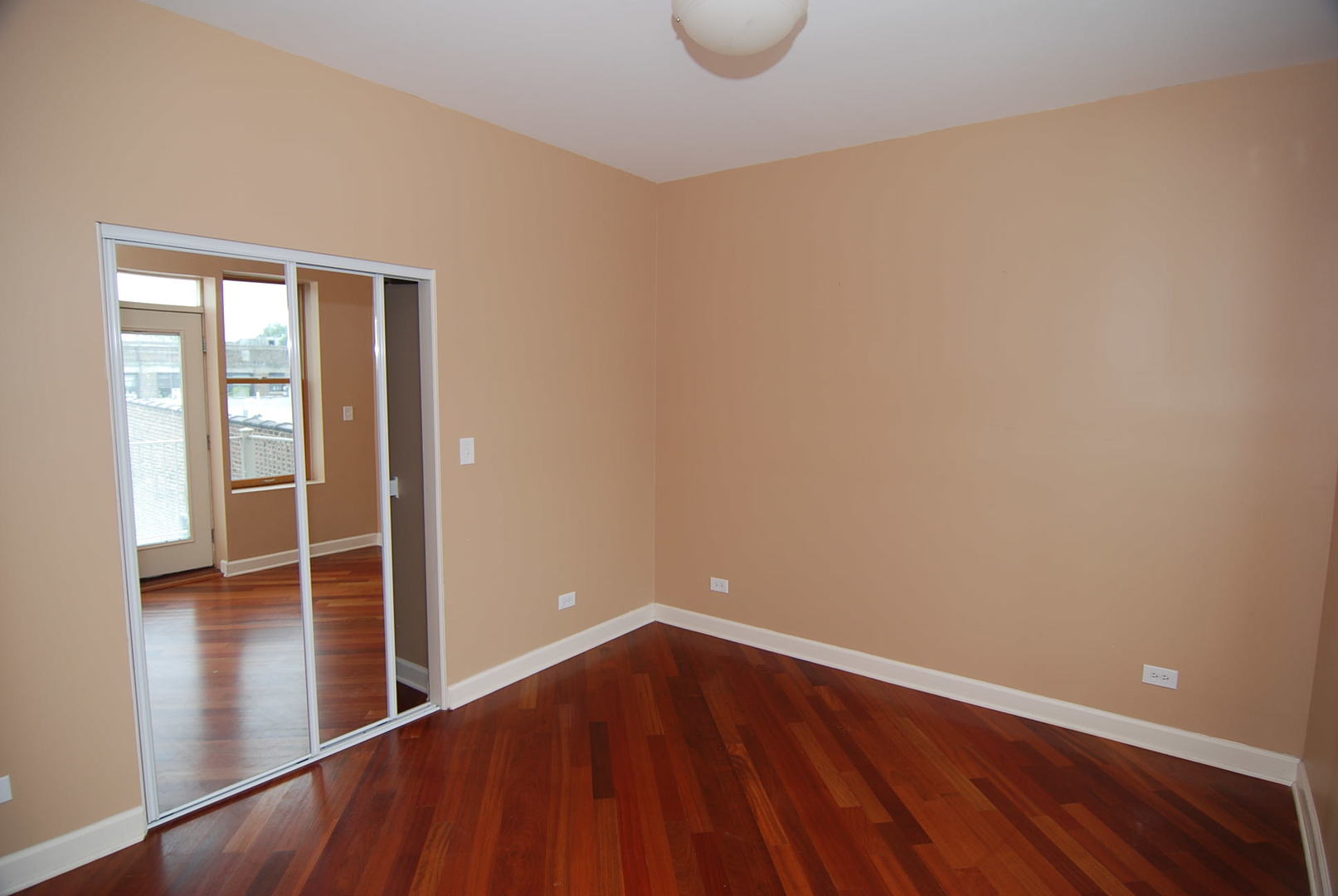 1529 W Hollywood Avenue Unit: 2
