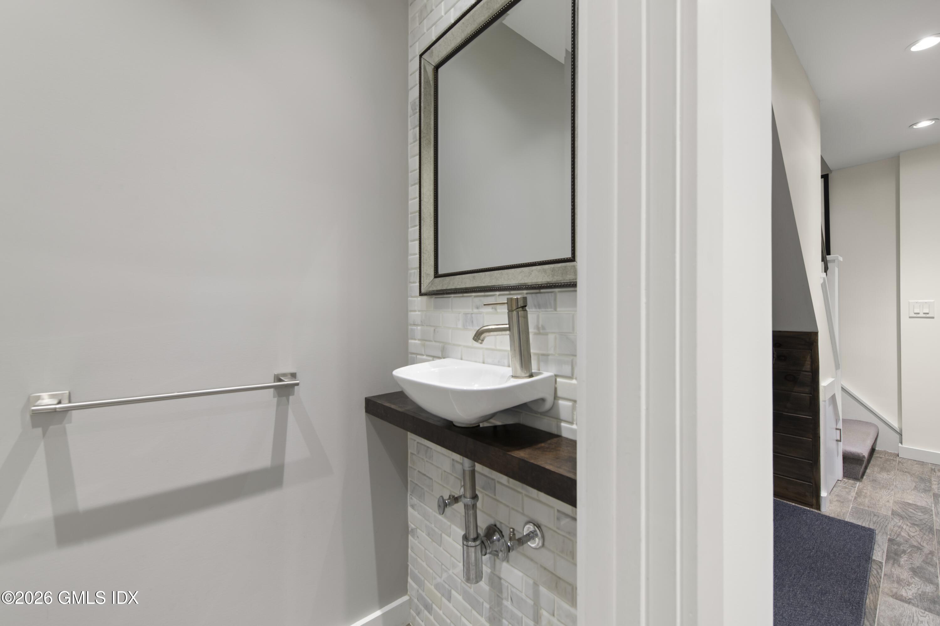 29 Hunting Ridge Road