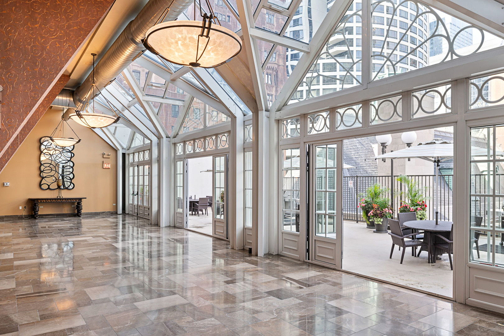 111 E Chestnut Street Unit: 39K