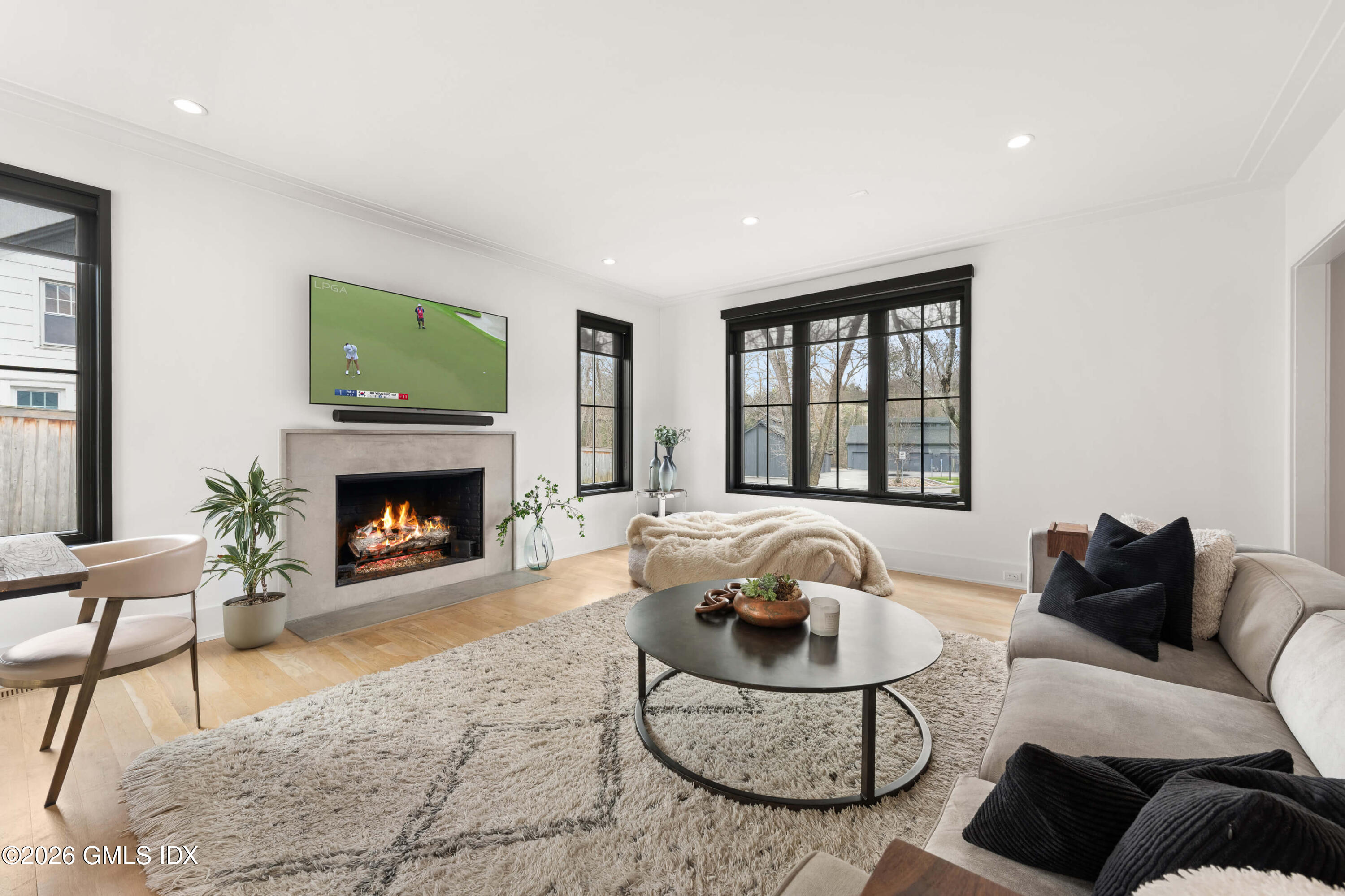 40 Richmondville Avenue