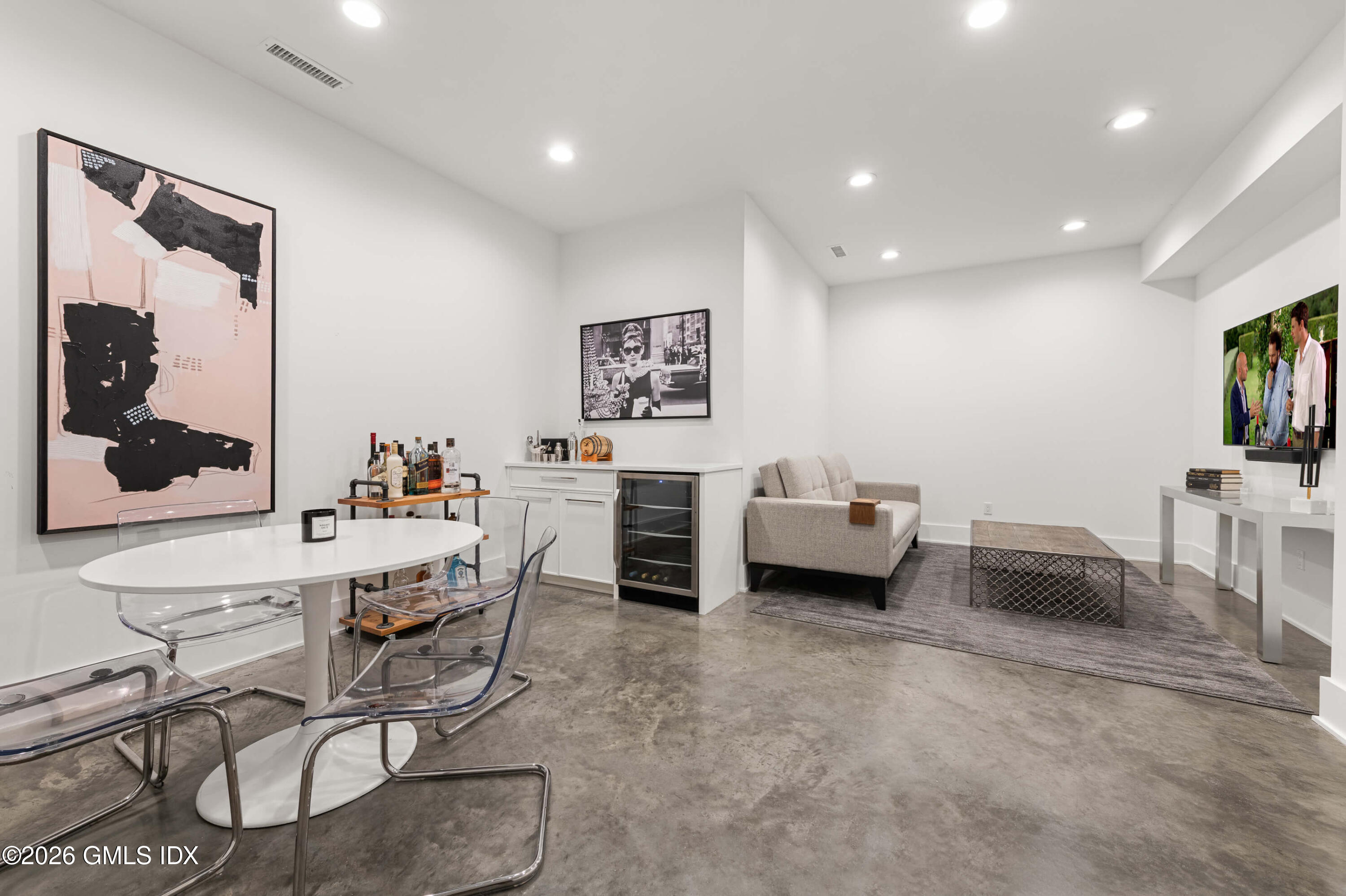 40 Richmondville Avenue